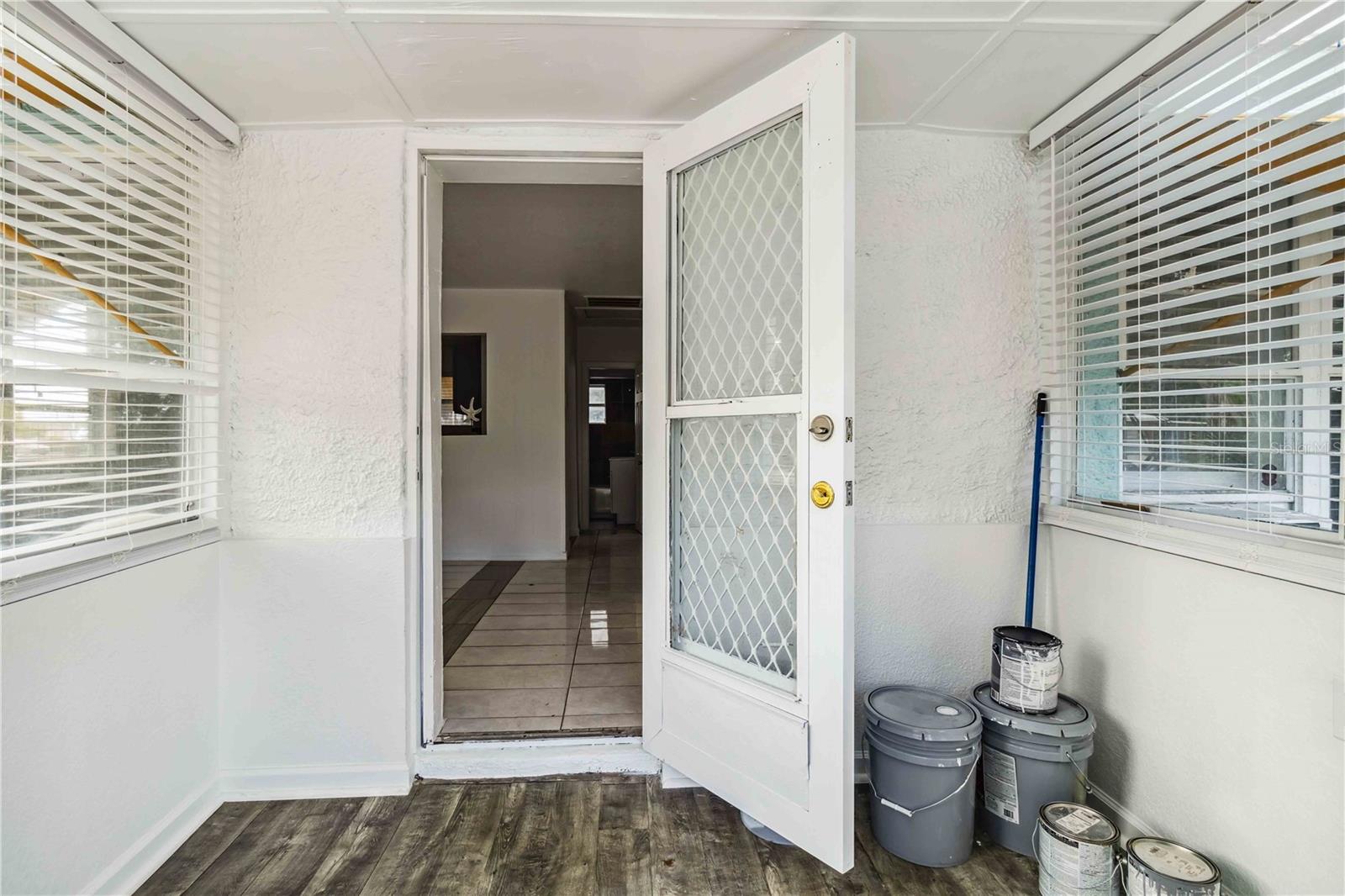 Image 4 of 29 For 612 5th Avenue Drive E