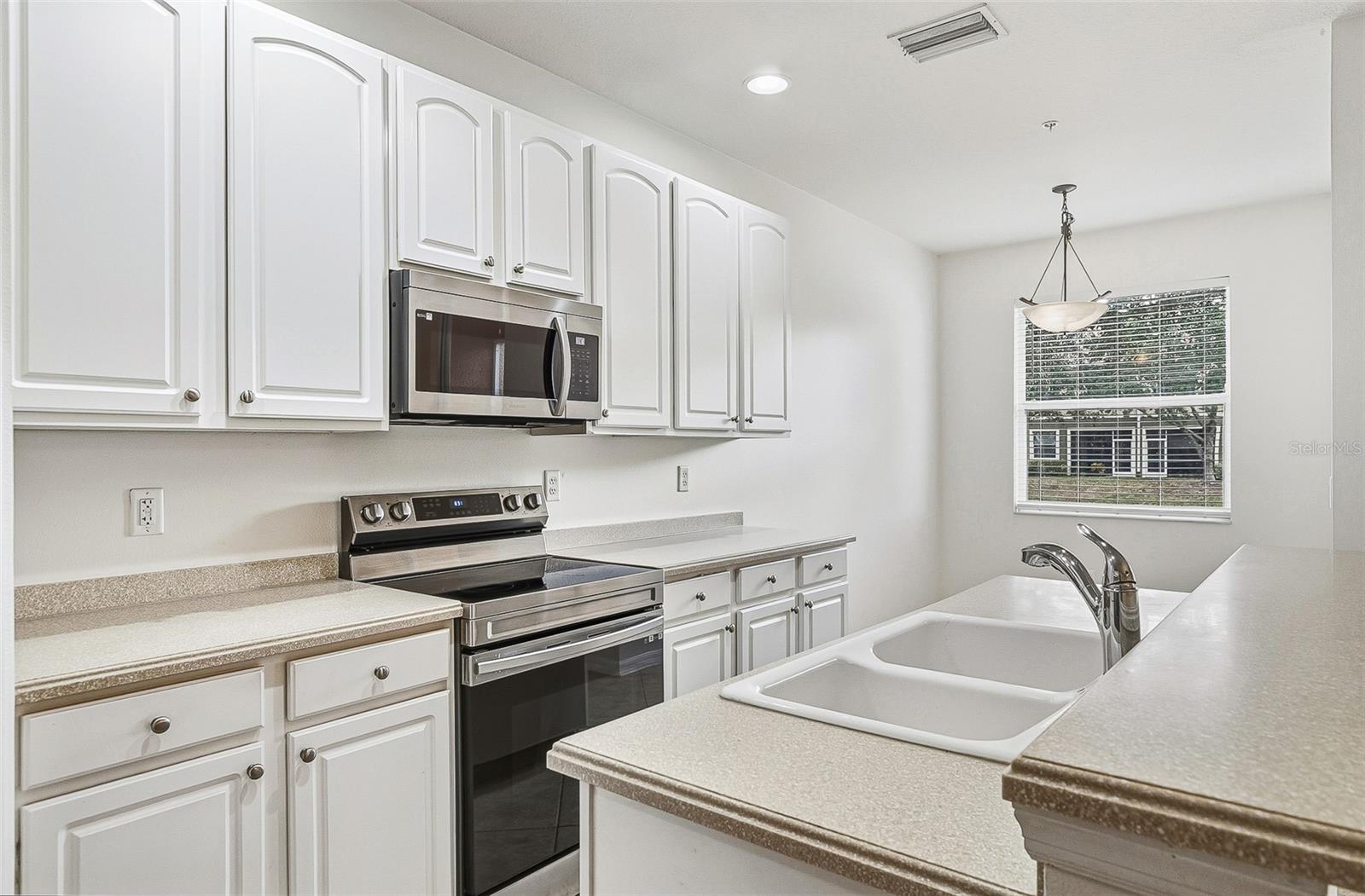 Image 14 of 37 For 7928 Limestone Lane 19-105