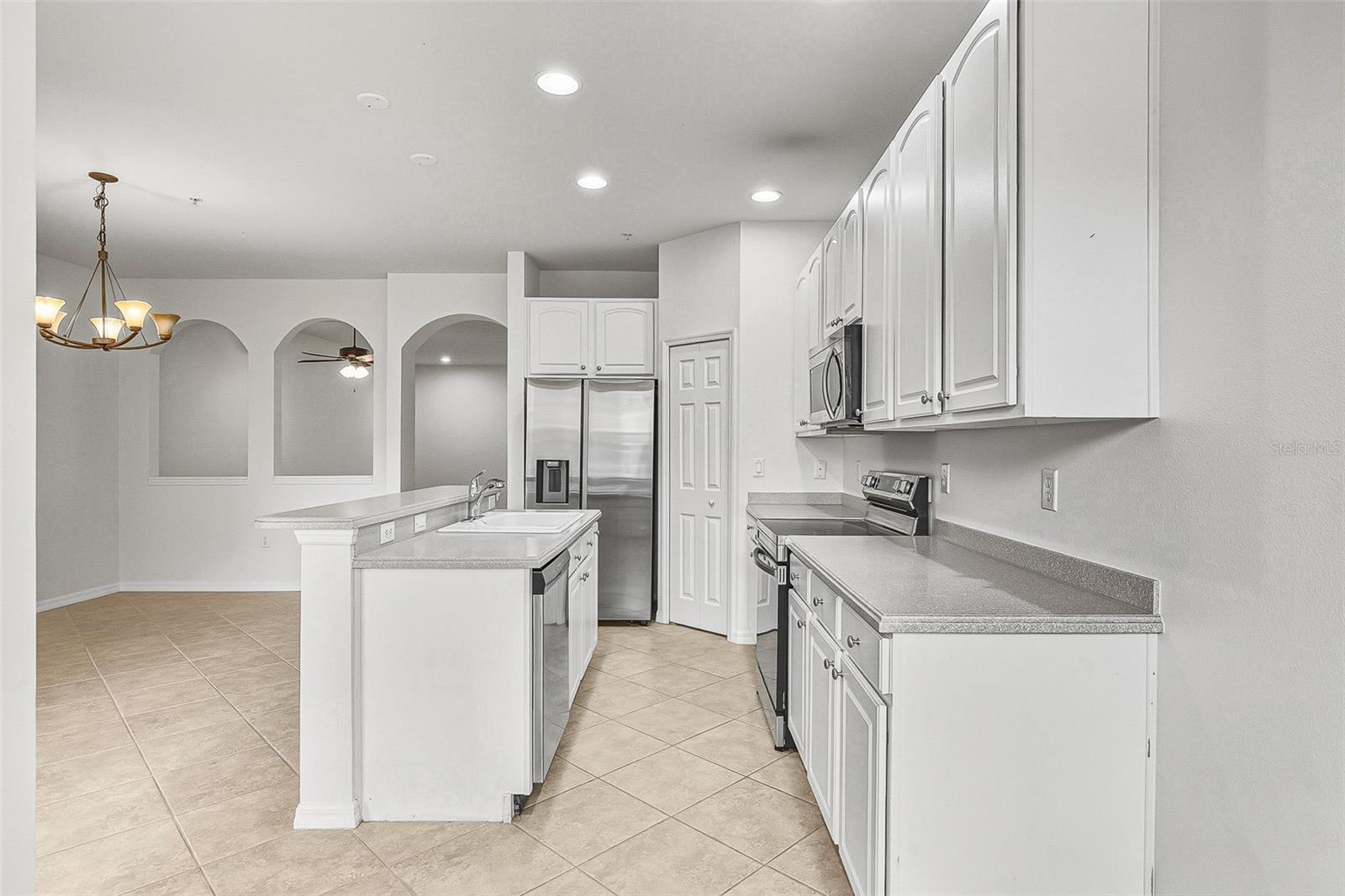 Image 15 of 37 For 7928 Limestone Lane 19-105