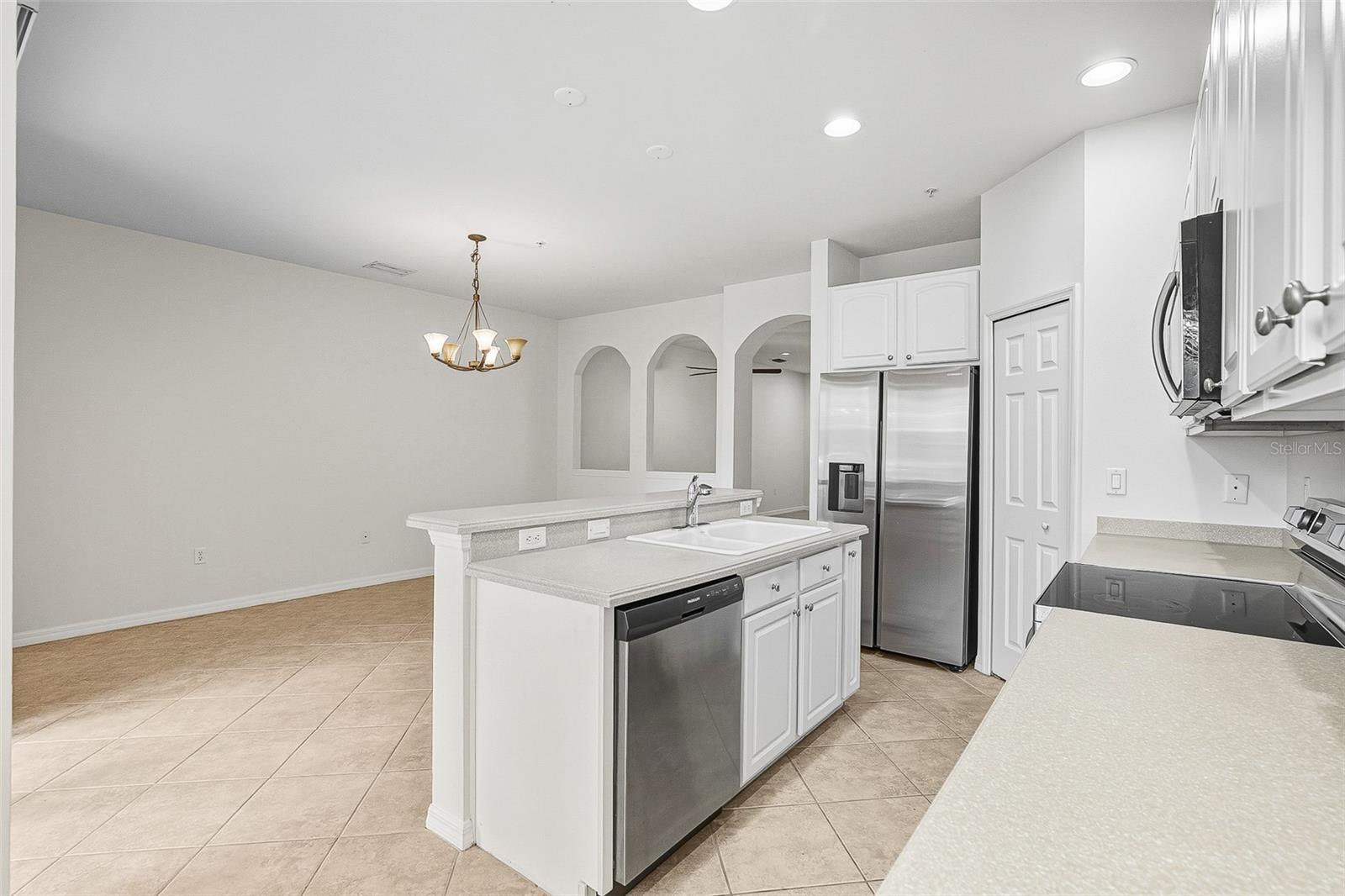 Image 16 of 37 For 7928 Limestone Lane 19-105