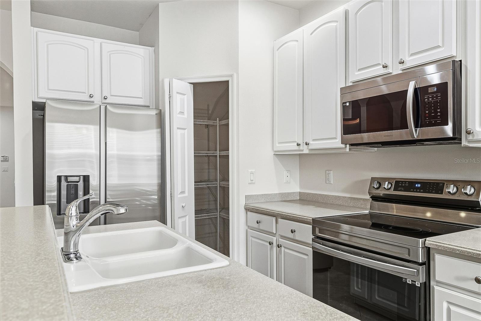 Image 17 of 37 For 7928 Limestone Lane 19-105