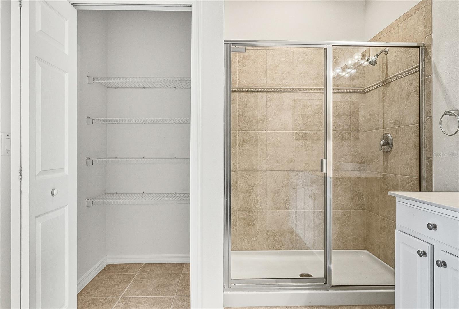 Image 28 of 37 For 7928 Limestone Lane 19-105