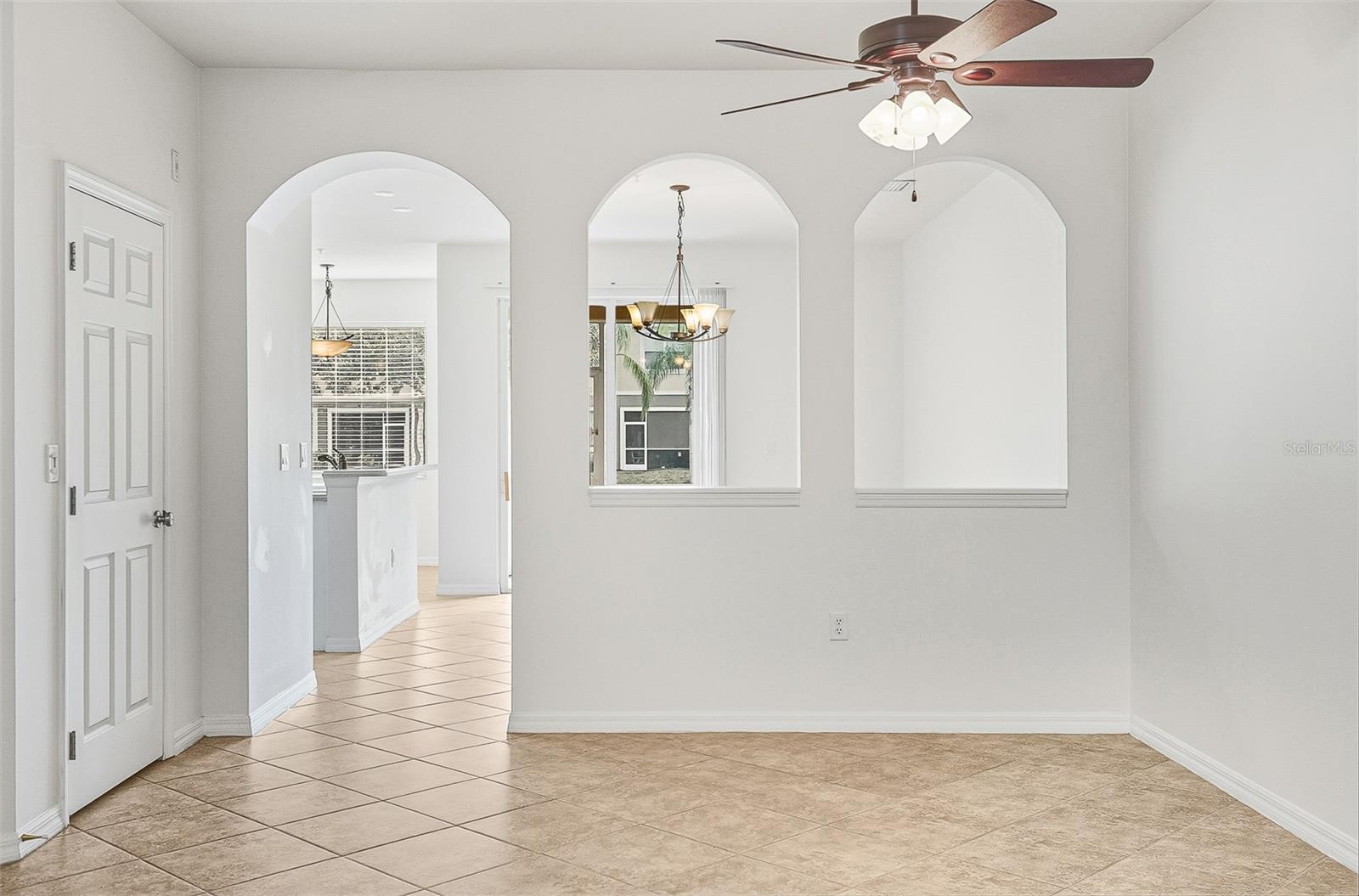 Image 7 of 37 For 7928 Limestone Lane 19-105