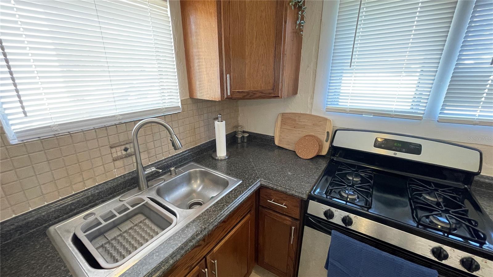 Image 8 of 22 For 3503 7th Avenue W A