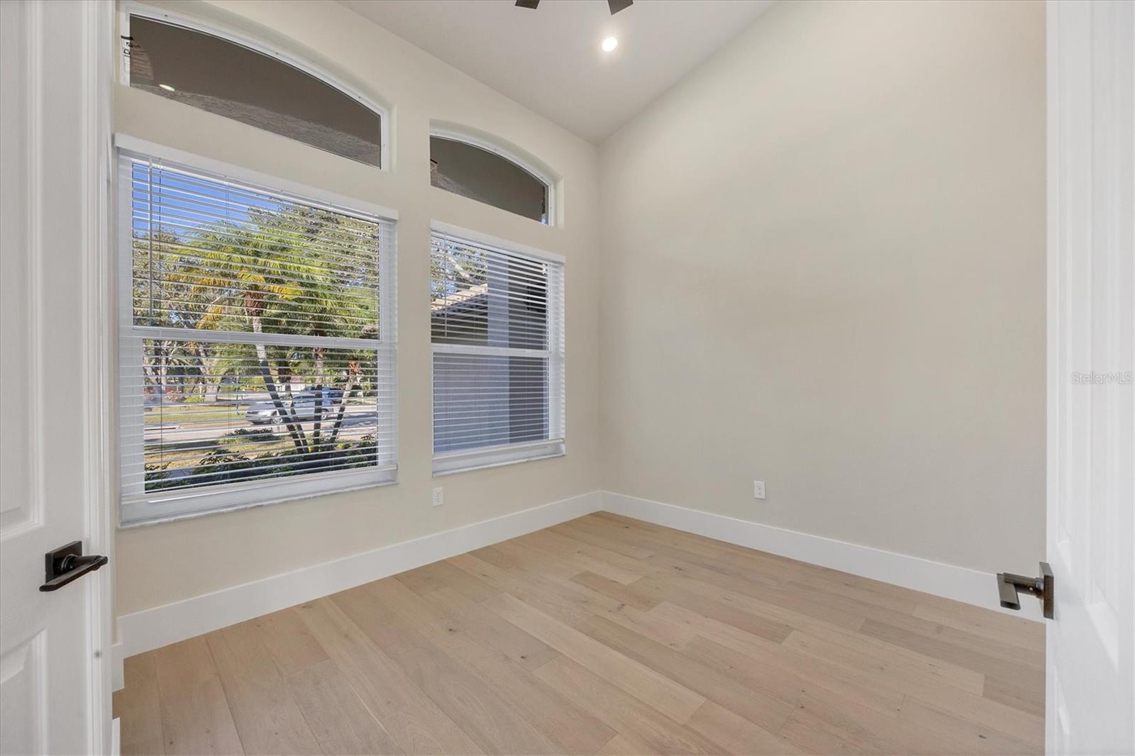 Image 29 of 65 For 8033 Fairhaven Glen