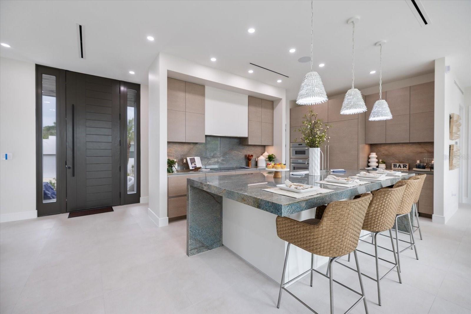 Listing photo id 12 for 590-600 De Narvaez