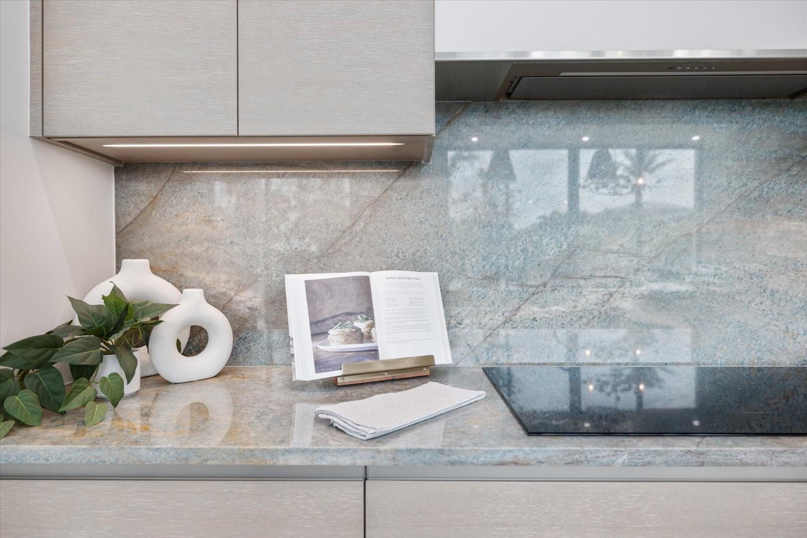 Listing photo id 15 for 590-600 De Narvaez