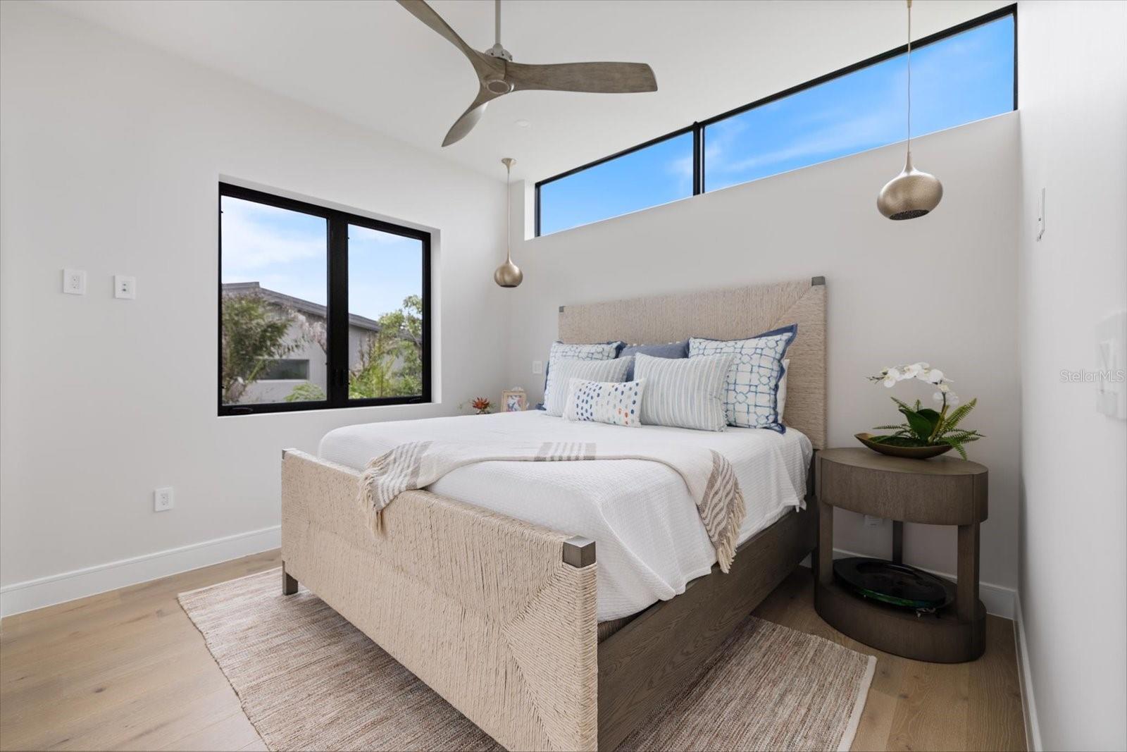 Listing photo id 25 for 590-600 De Narvaez