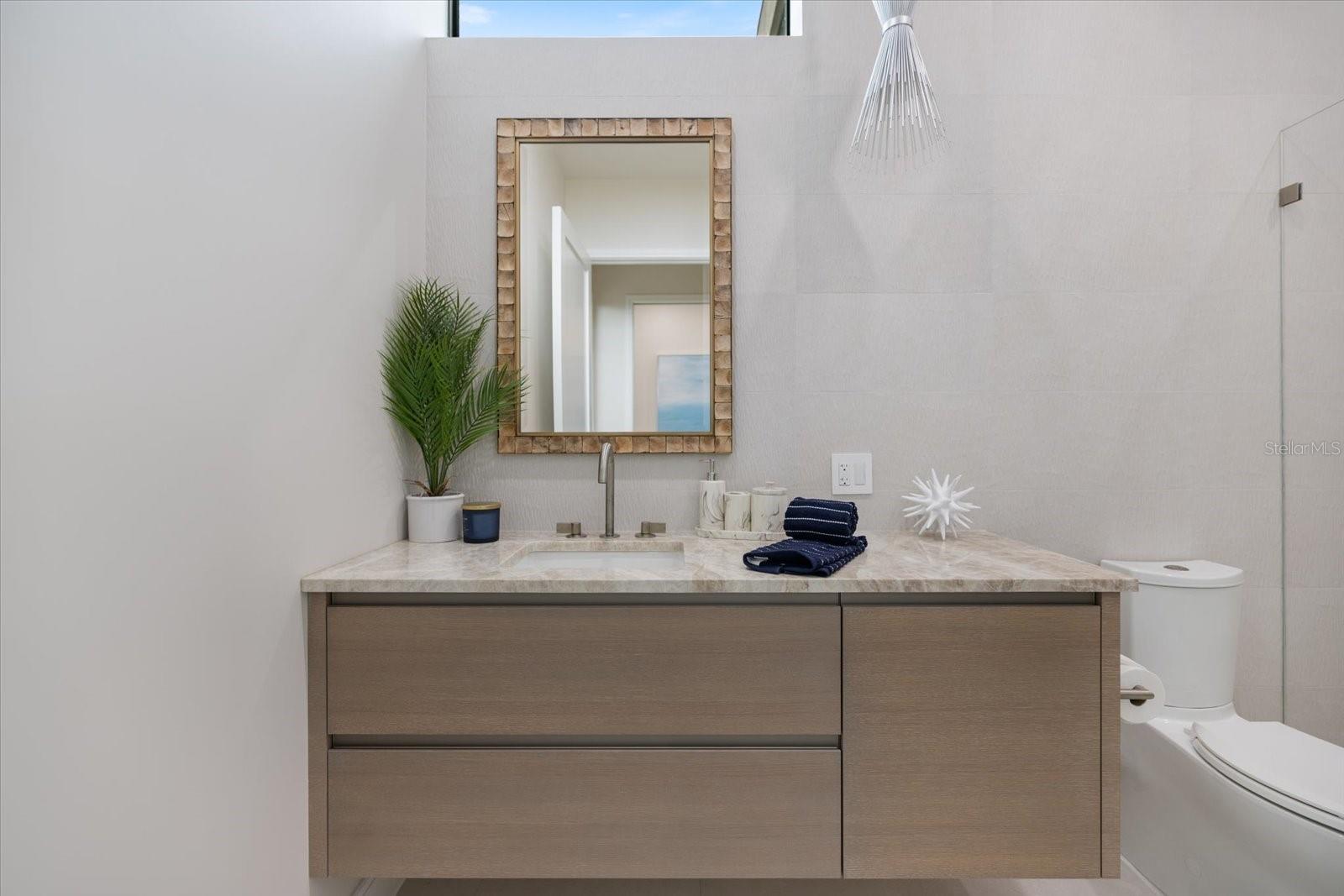 Listing photo id 26 for 590-600 De Narvaez