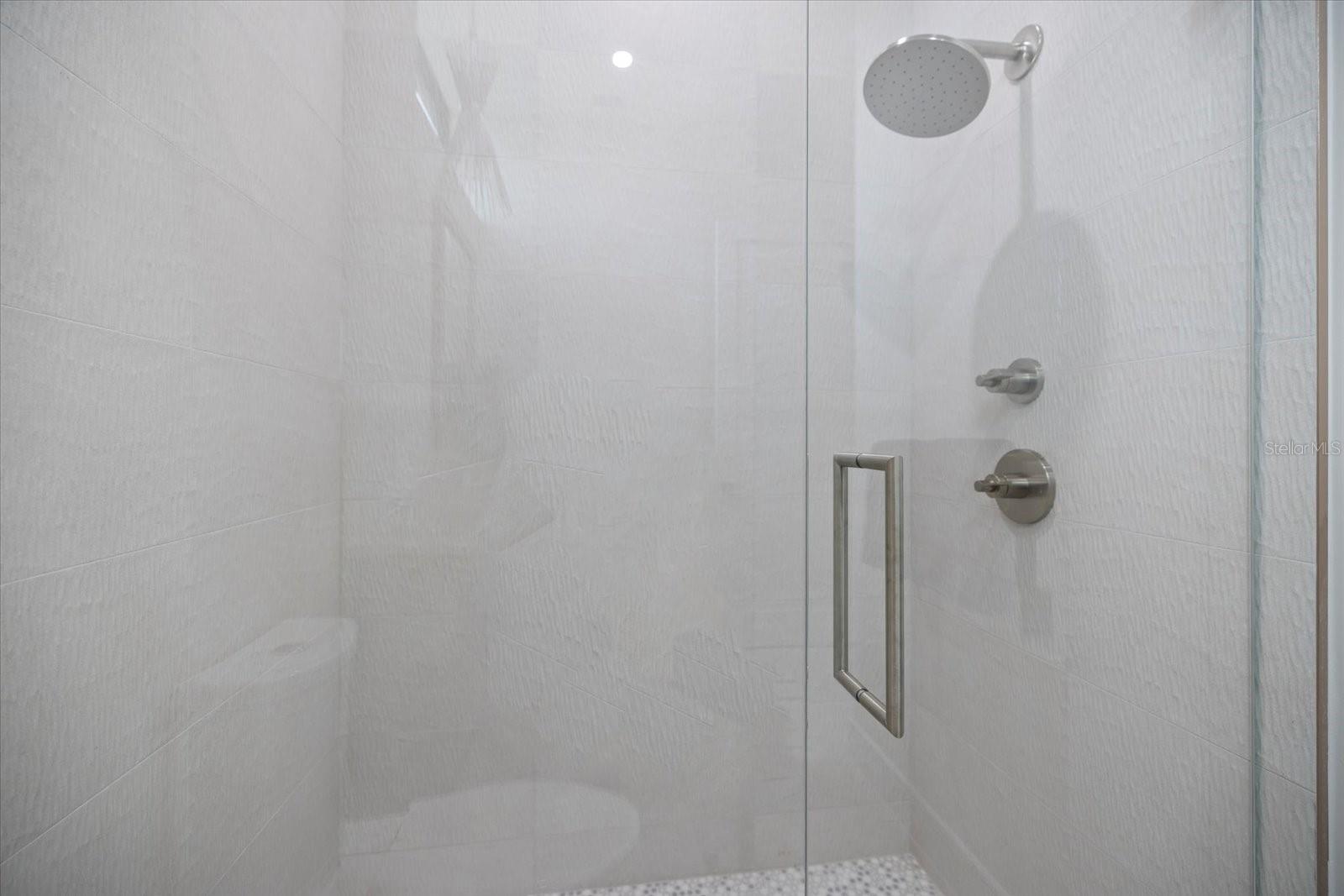 Listing photo id 27 for 590-600 De Narvaez