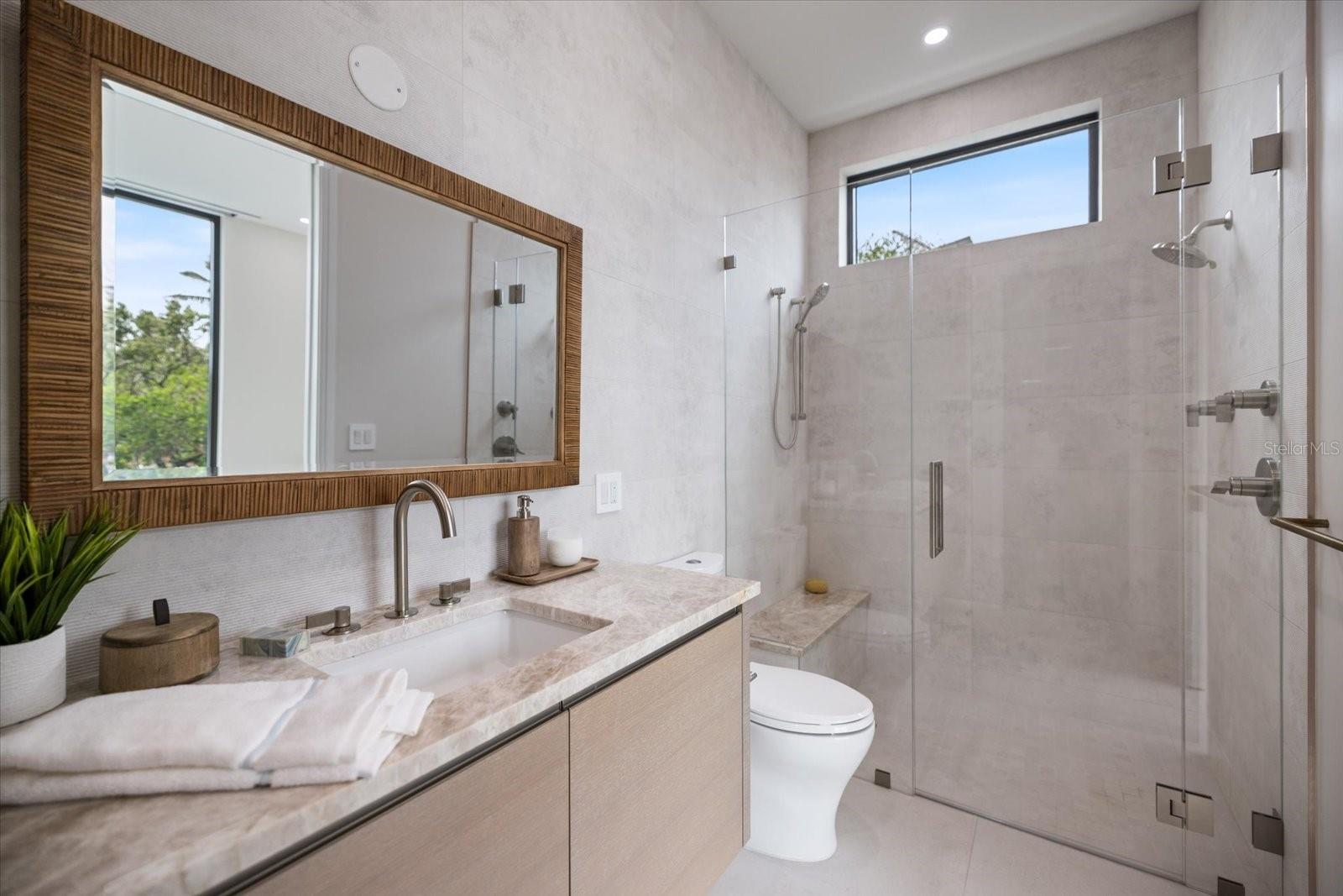 Listing photo id 33 for 590-600 De Narvaez