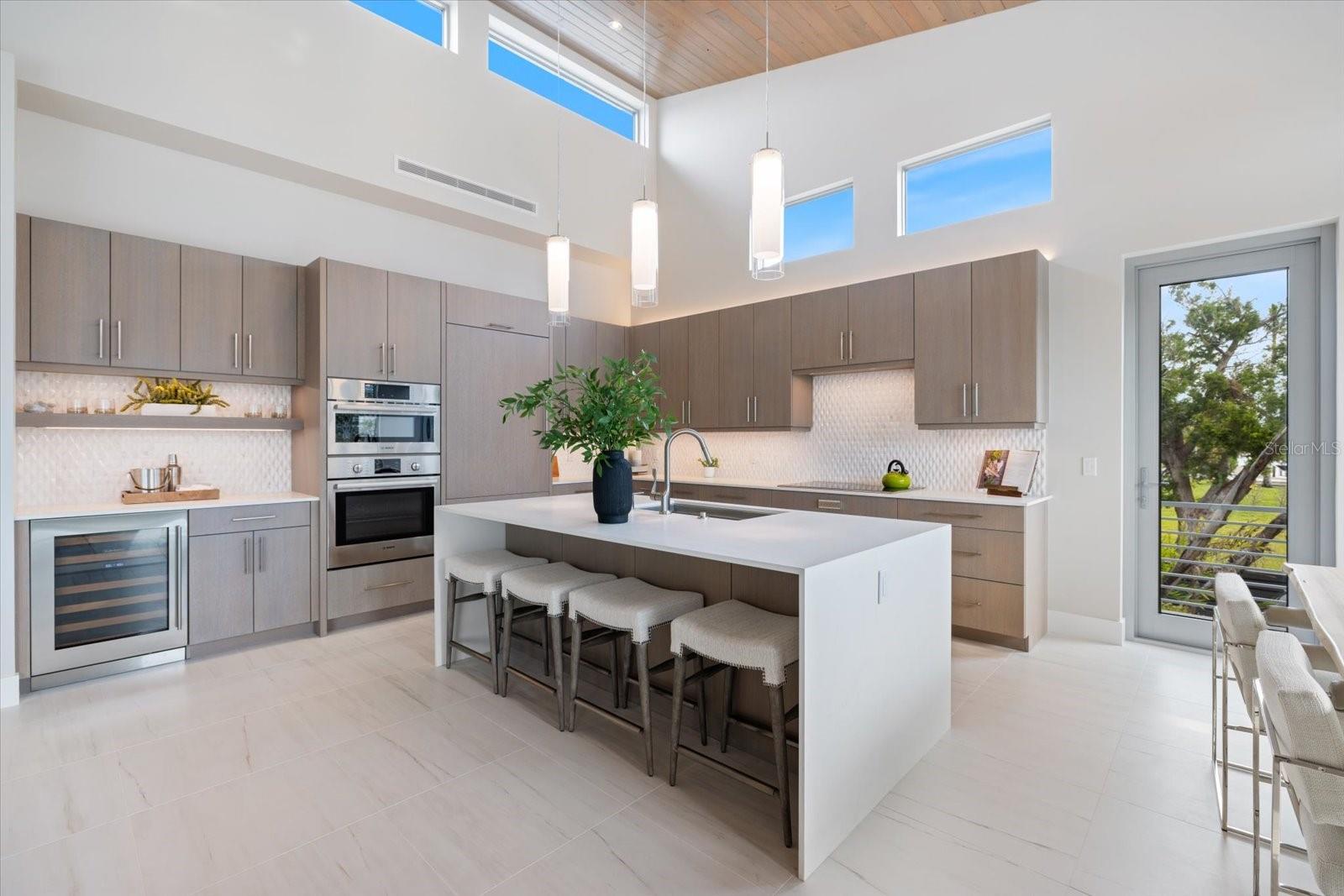 Listing photo id 58 for 590-600 De Narvaez