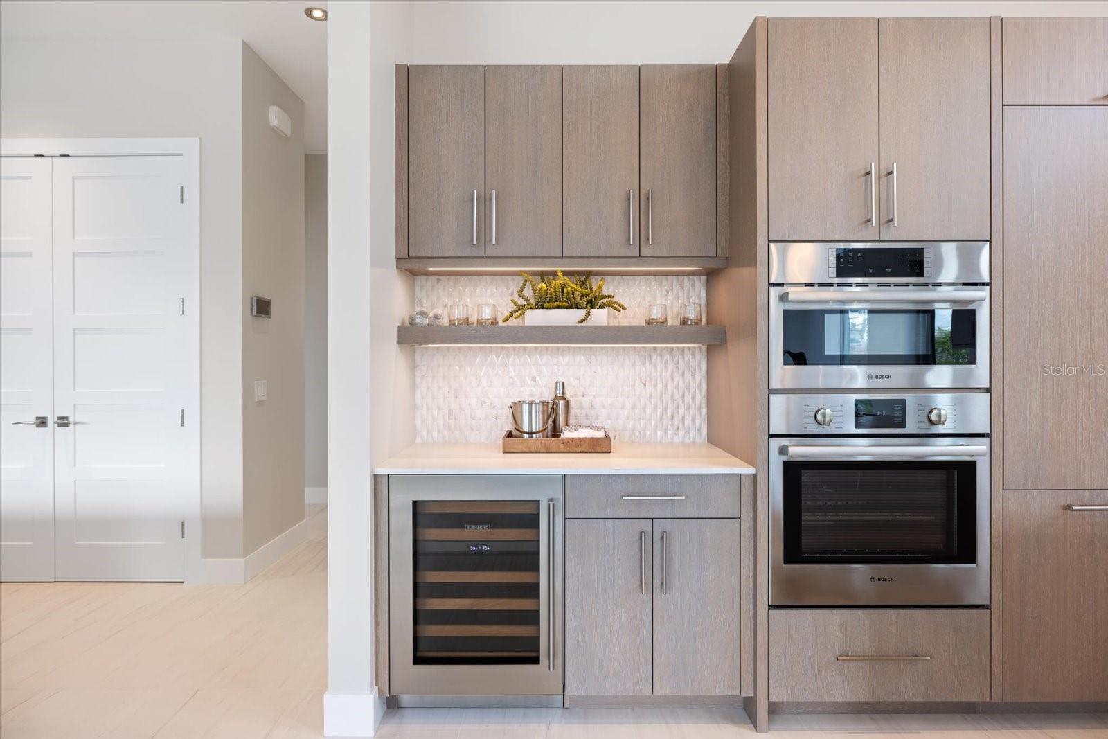 Listing photo id 60 for 590-600 De Narvaez