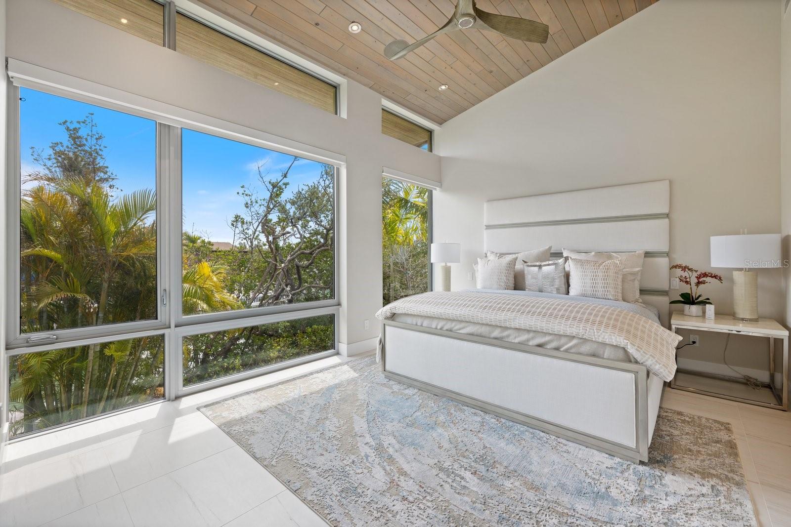 Listing photo id 65 for 590-600 De Narvaez