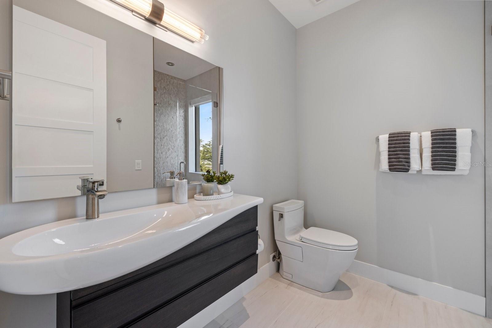 Listing photo id 74 for 590-600 De Narvaez