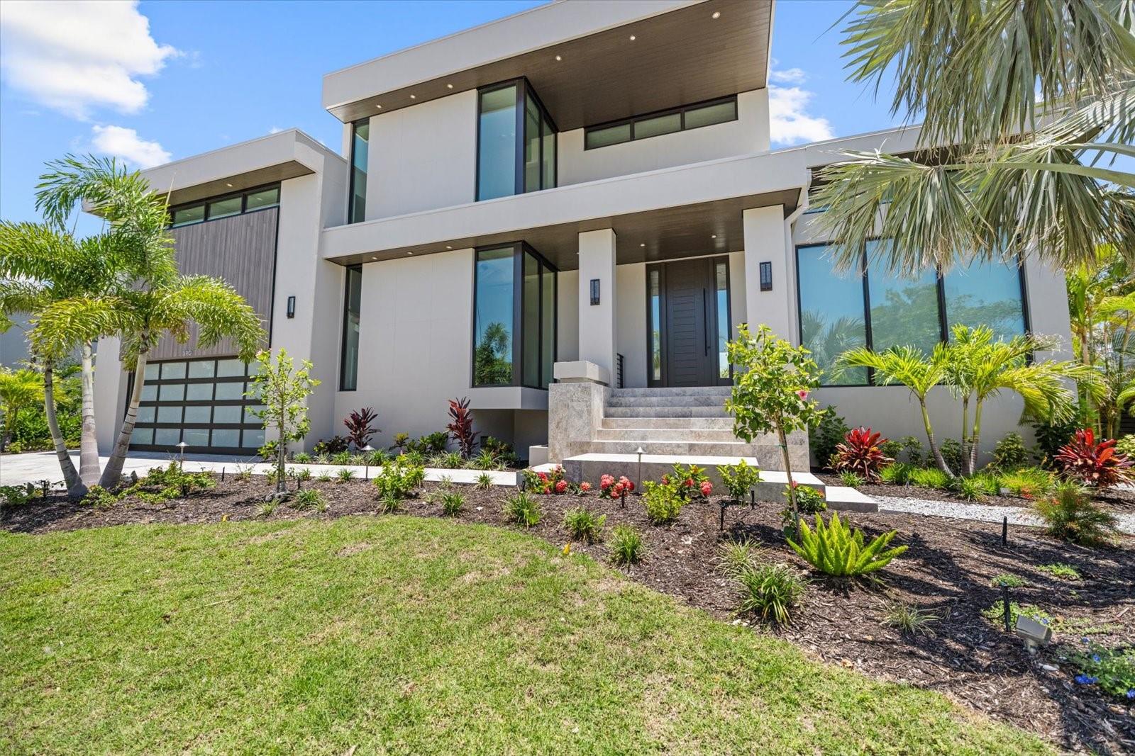 Listing photo id 6 for 590-600 De Narvaez