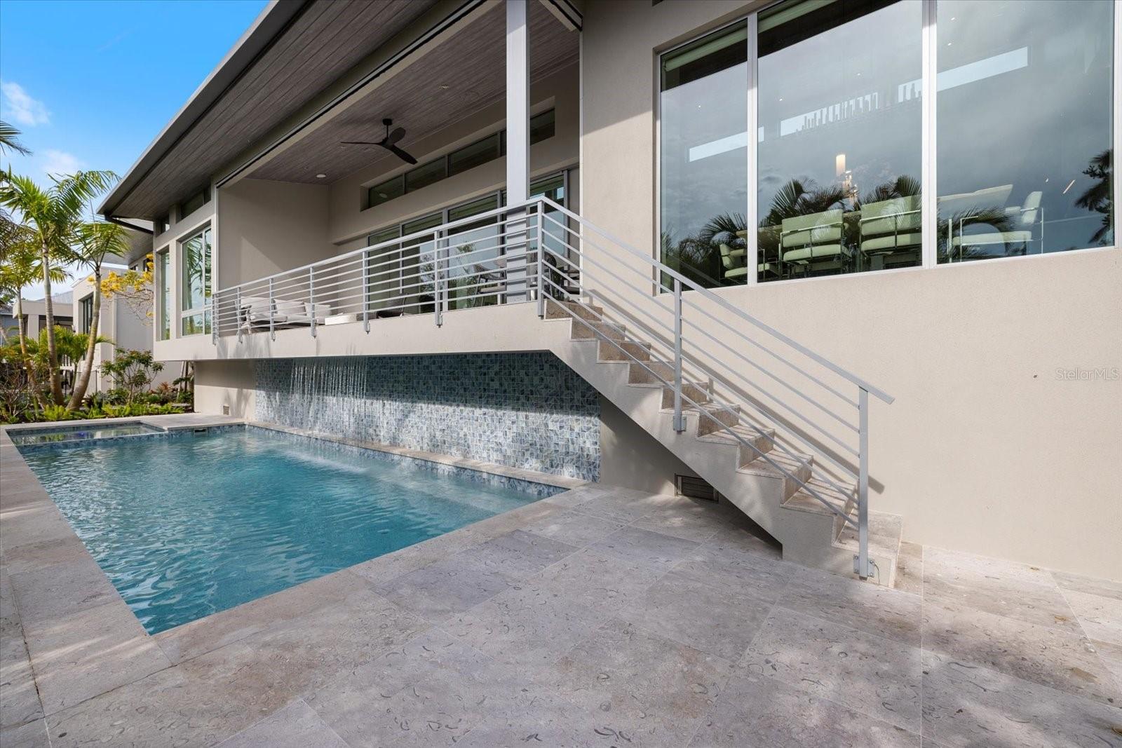 Listing photo id 78 for 590-600 De Narvaez