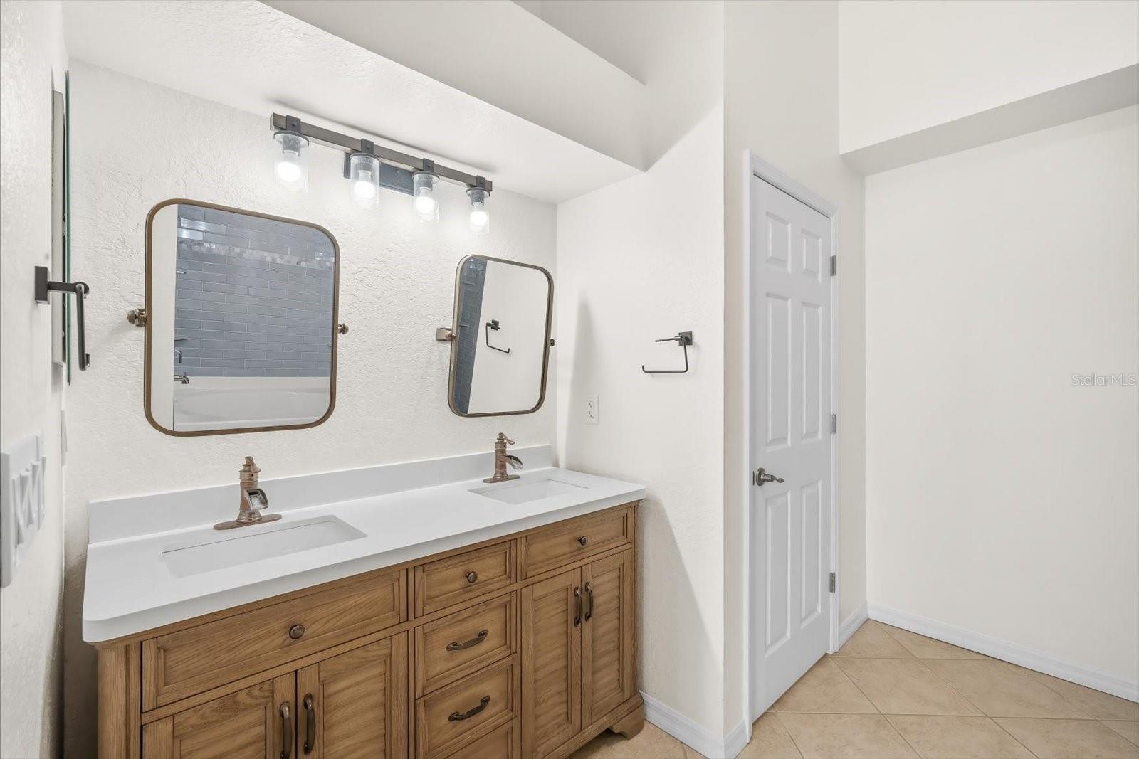 Image 15 of 38 For 1717 Hammocks Avenue 1717