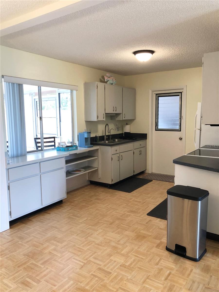 Image 2 of 24 For 119 Oldenburgh Court Ne