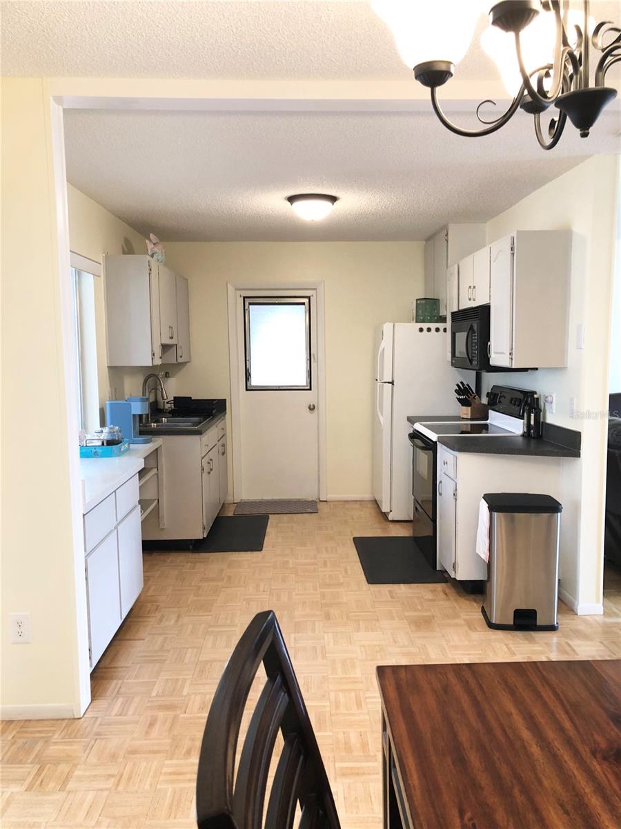 Image 3 of 24 For 119 Oldenburgh Court Ne