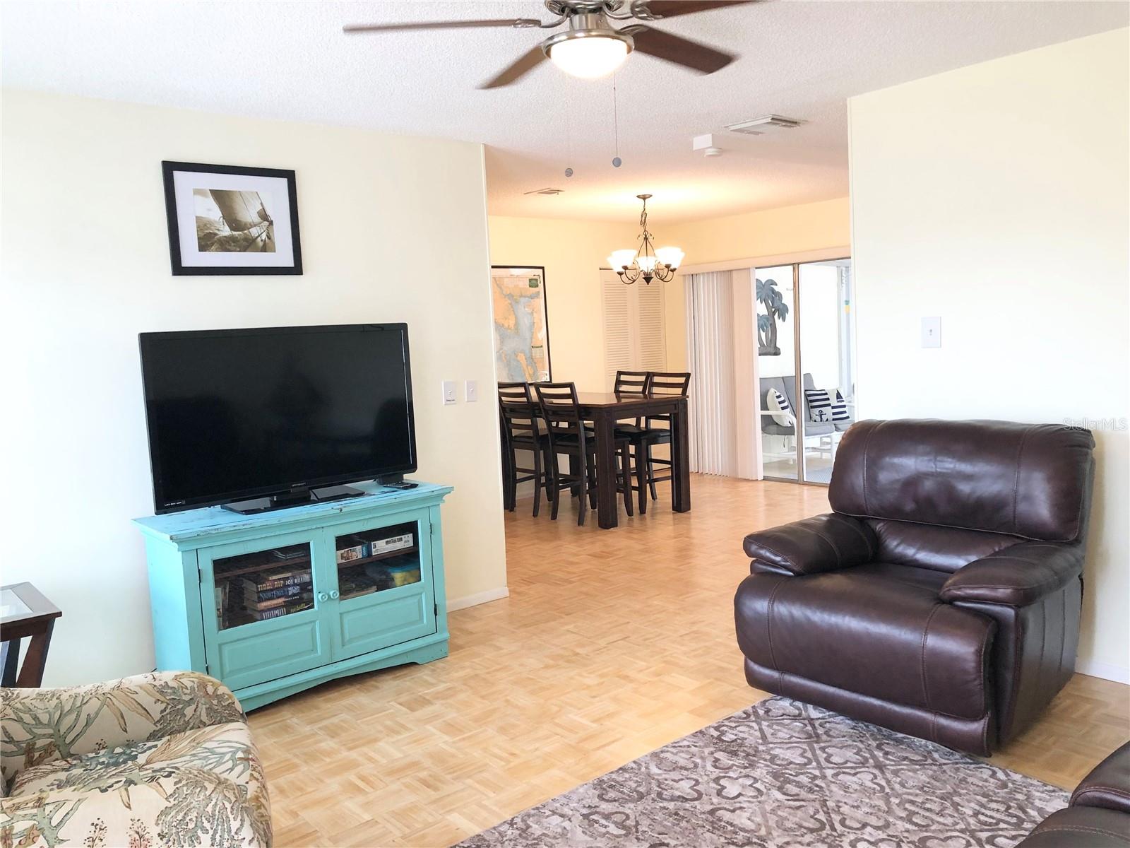 Image 5 of 24 For 119 Oldenburgh Court Ne