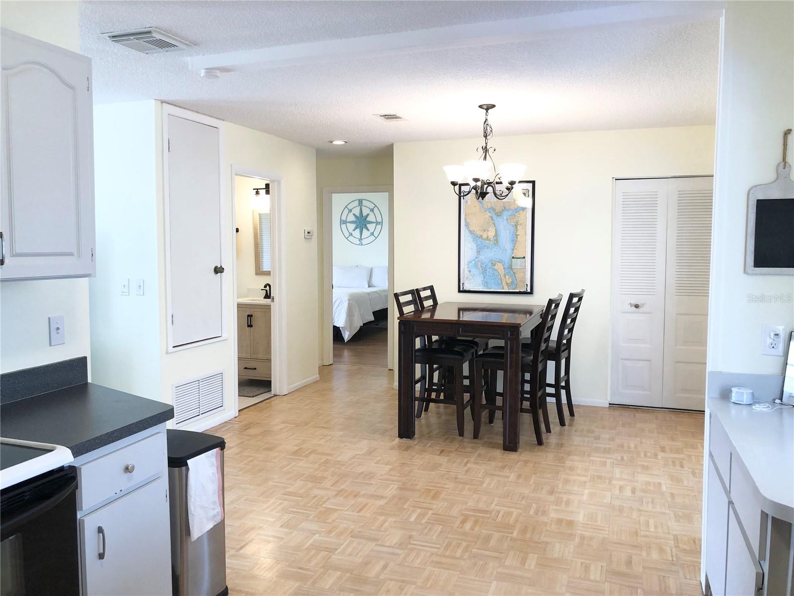 Image 6 of 24 For 119 Oldenburgh Court Ne