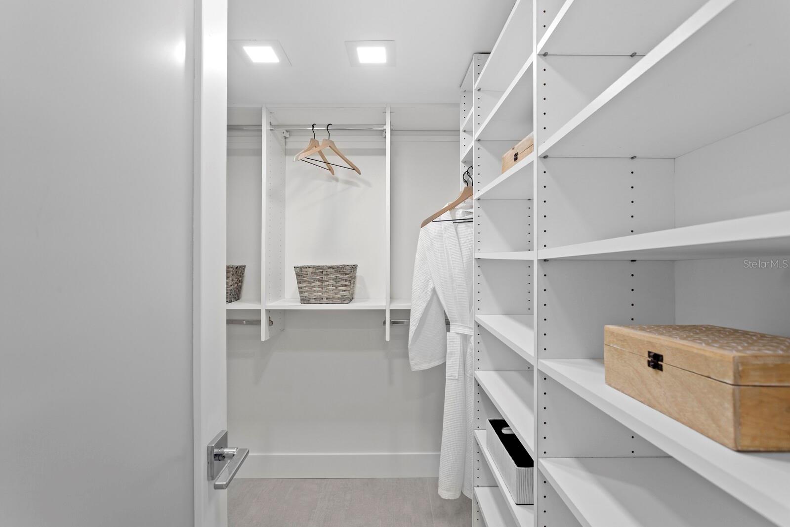 Image 31 of 42 For 888 Blvd Of The Arts  1402