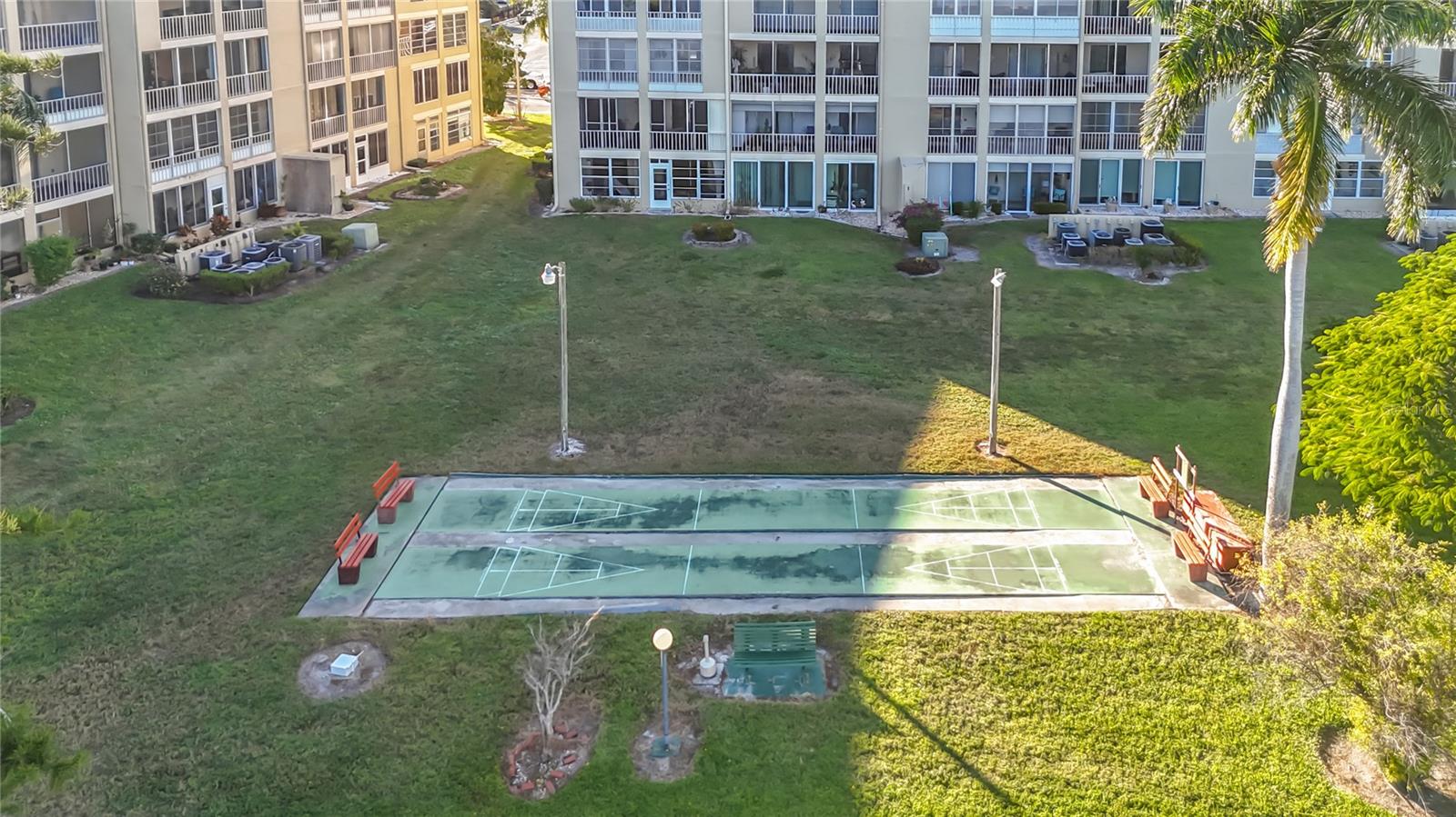 Image 28 of 33 For 3785 Lake Bayshore Drive H-405