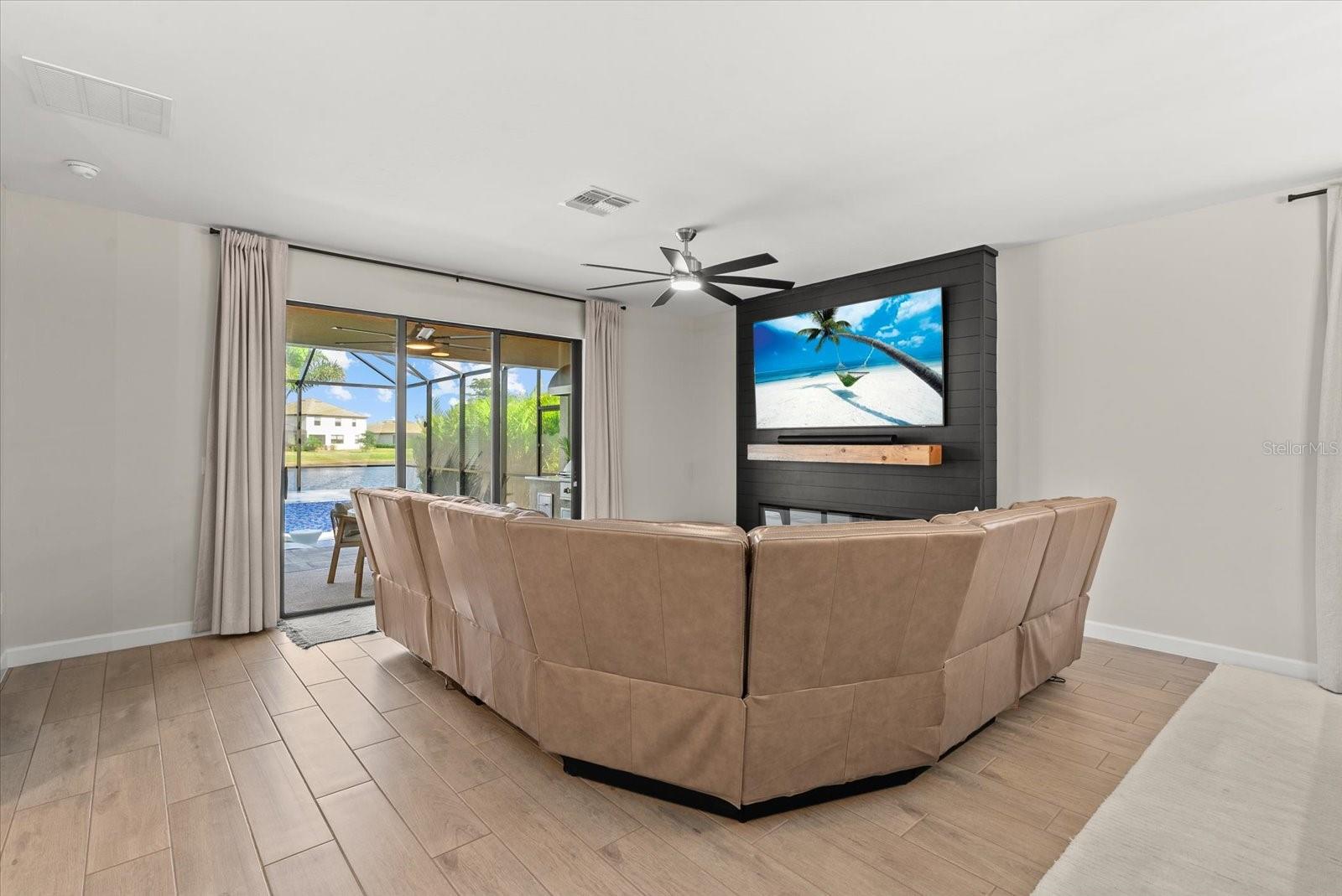 Image 21 of 64 For 5209 Blue Crush Street