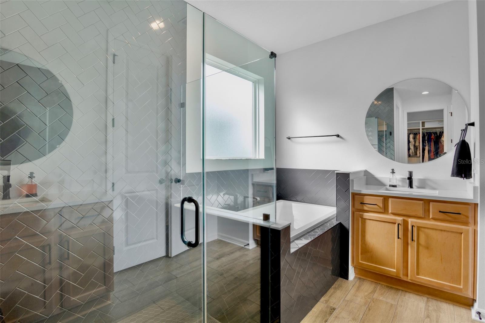 Image 14 of 31 For 8806 Windlass Cove