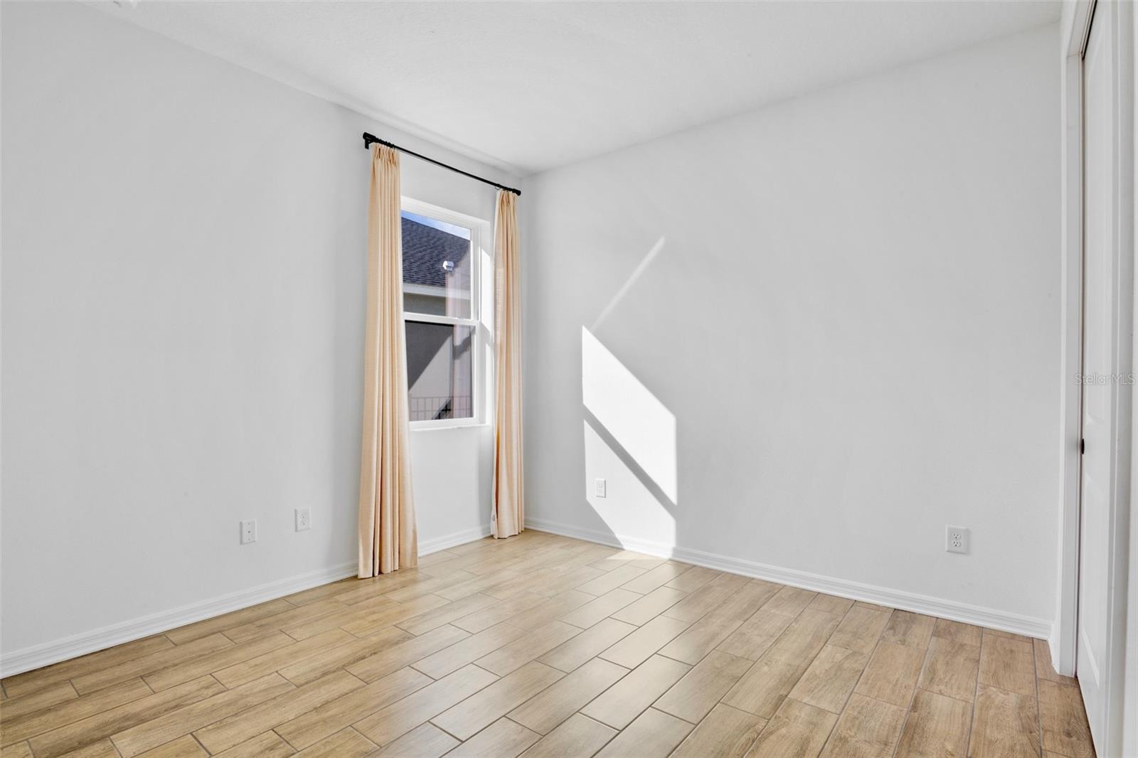 Image 20 of 31 For 8806 Windlass Cove