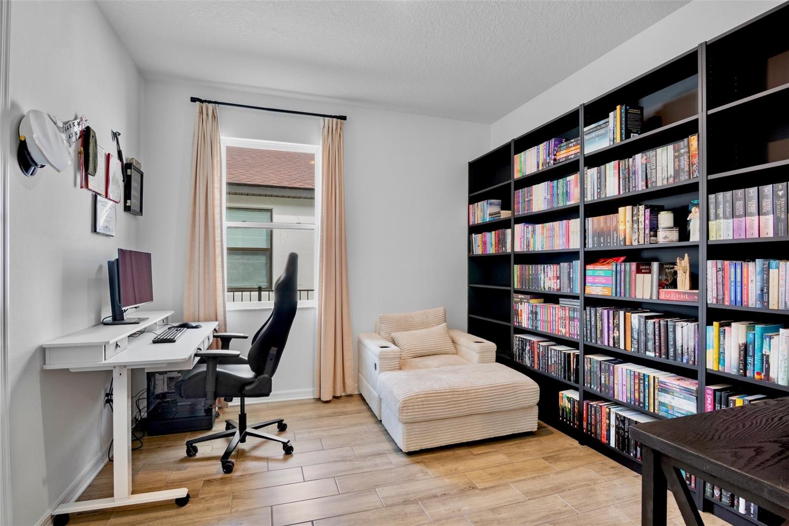 Image 22 of 31 For 8806 Windlass Cove