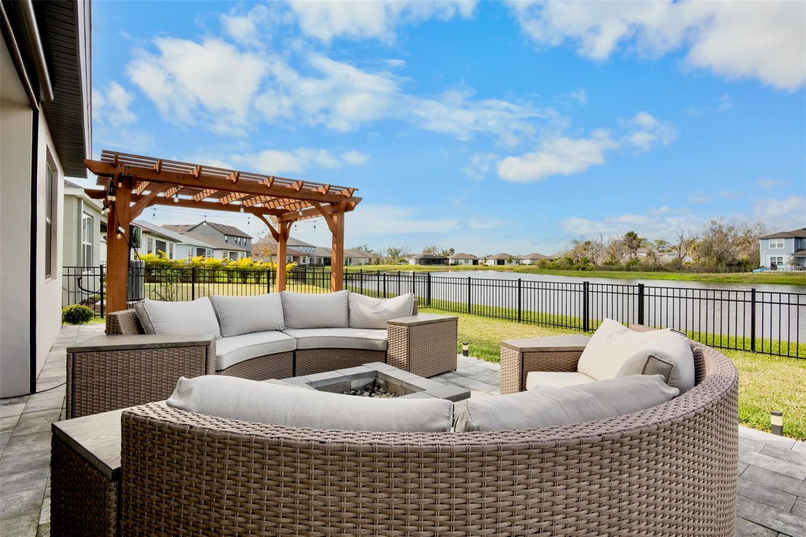 Image 25 of 31 For 8806 Windlass Cove