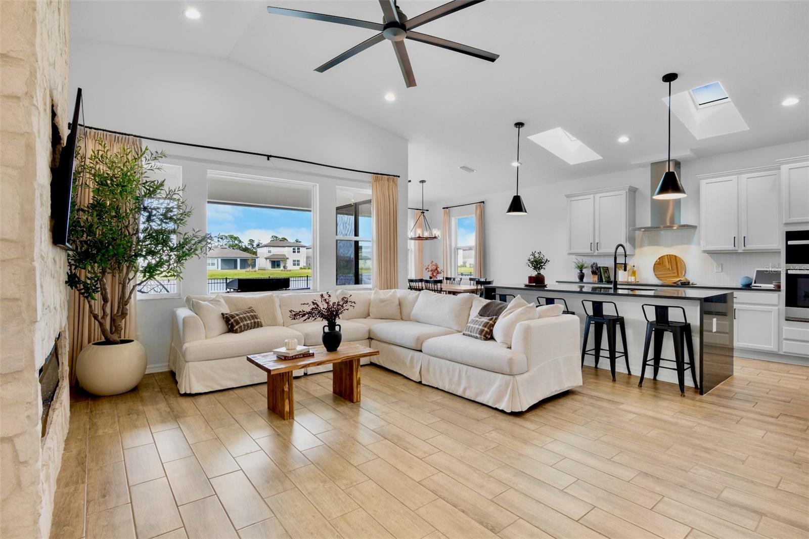 Image 4 of 31 For 8806 Windlass Cove