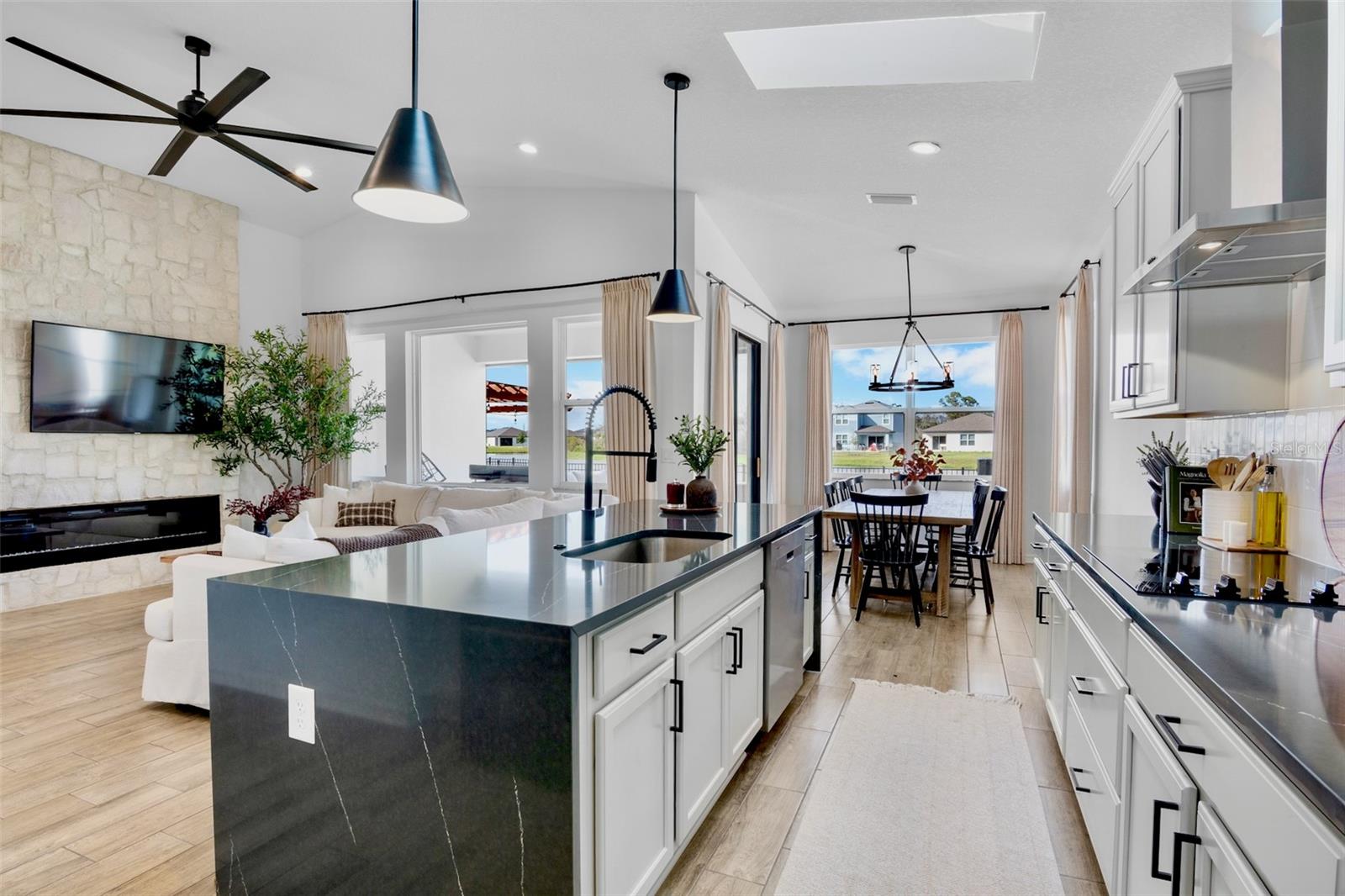 Image 6 of 31 For 8806 Windlass Cove