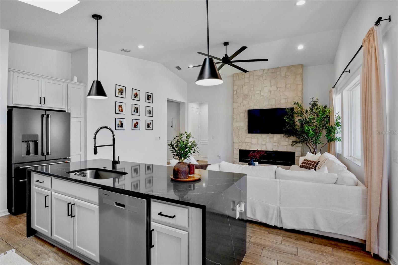 Image 7 of 31 For 8806 Windlass Cove