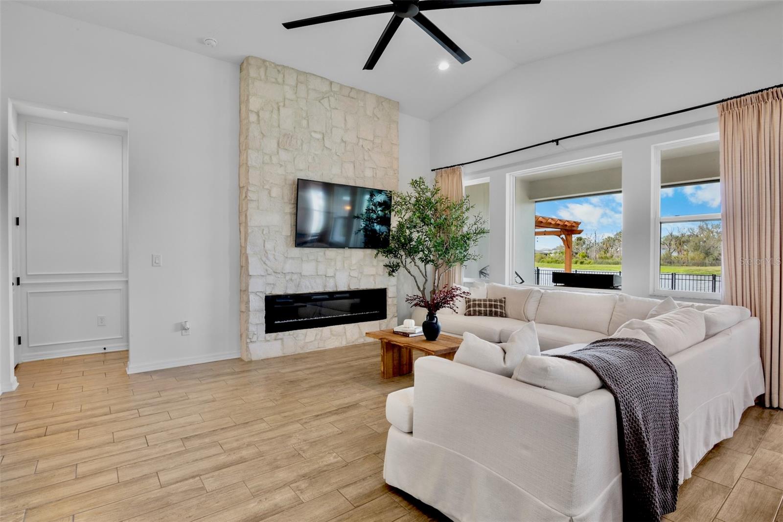 Image 8 of 31 For 8806 Windlass Cove