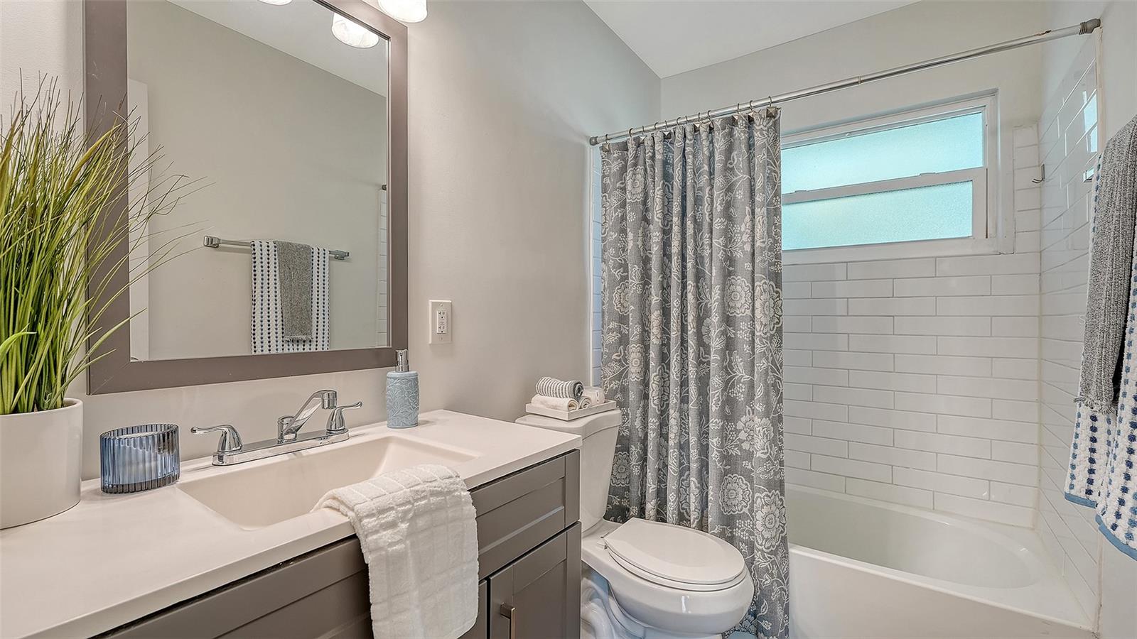 Image 24 of 38 For 209 Briggs Court