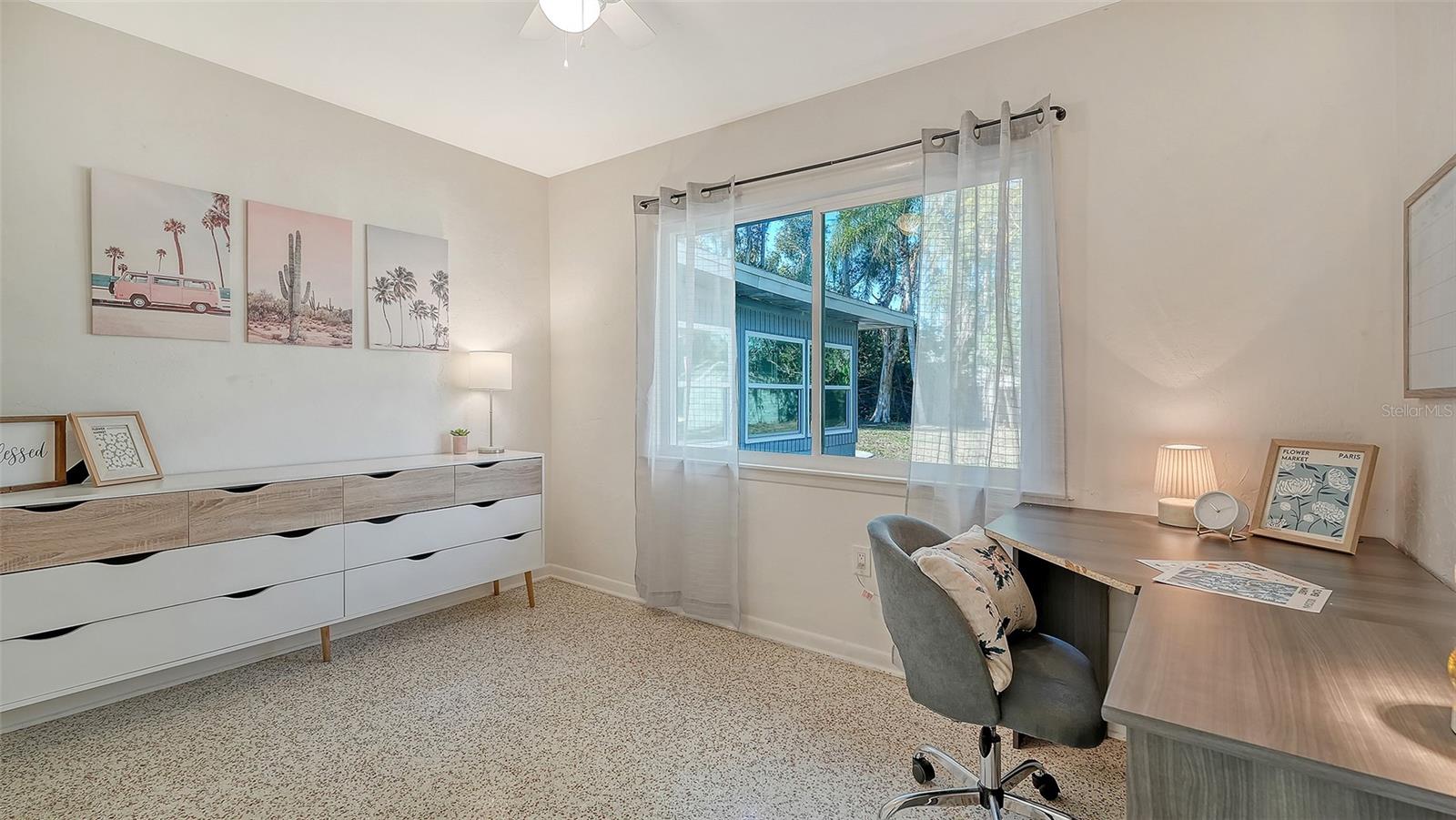 Image 25 of 38 For 209 Briggs Court