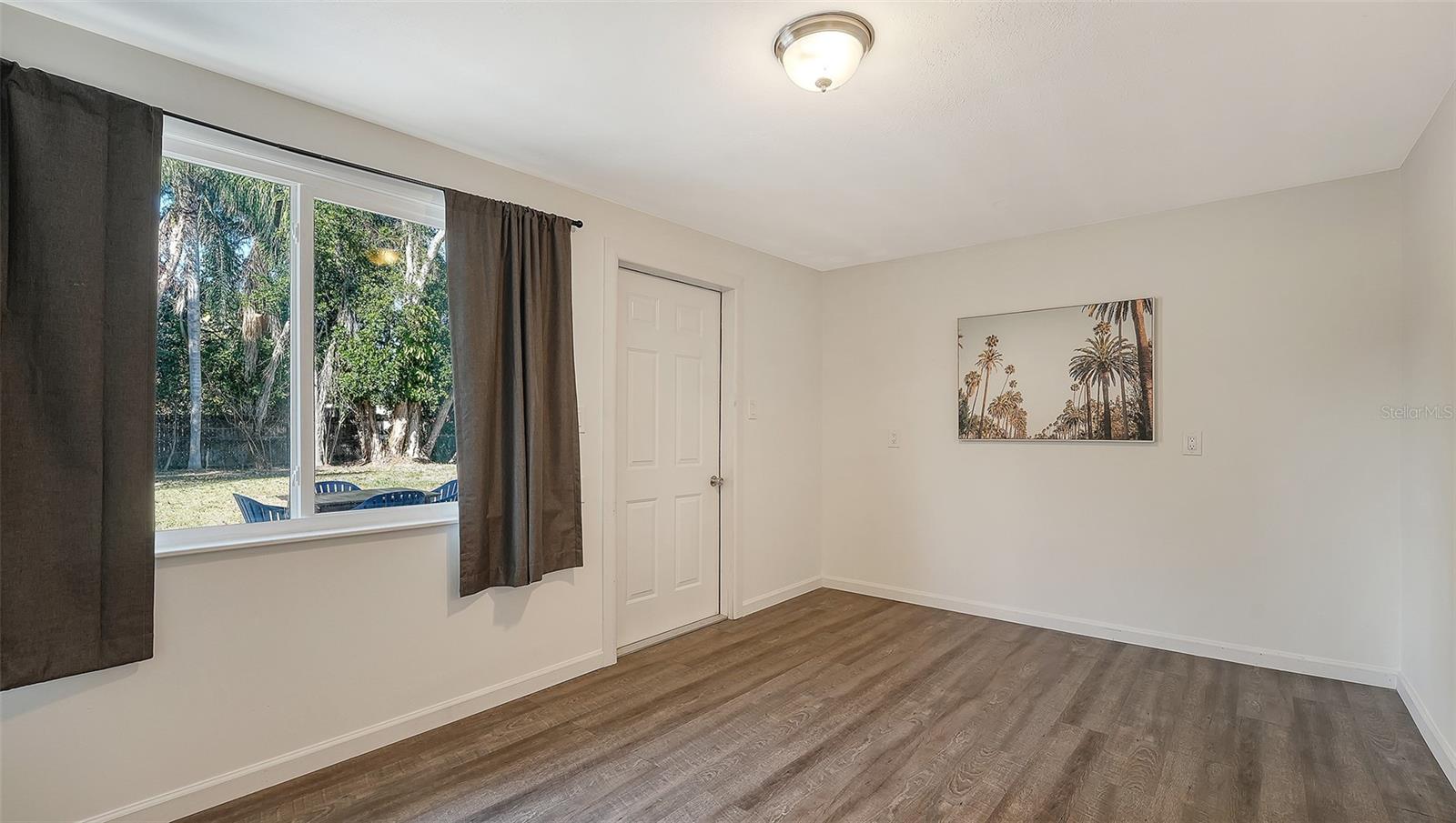 Image 27 of 38 For 209 Briggs Court