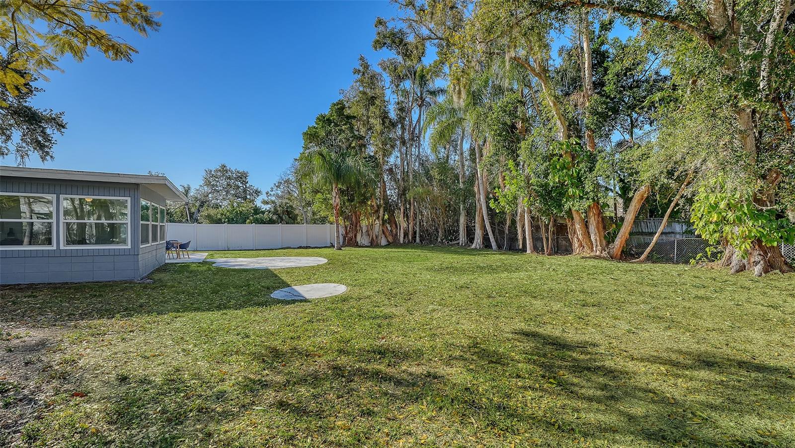 Image 34 of 38 For 209 Briggs Court