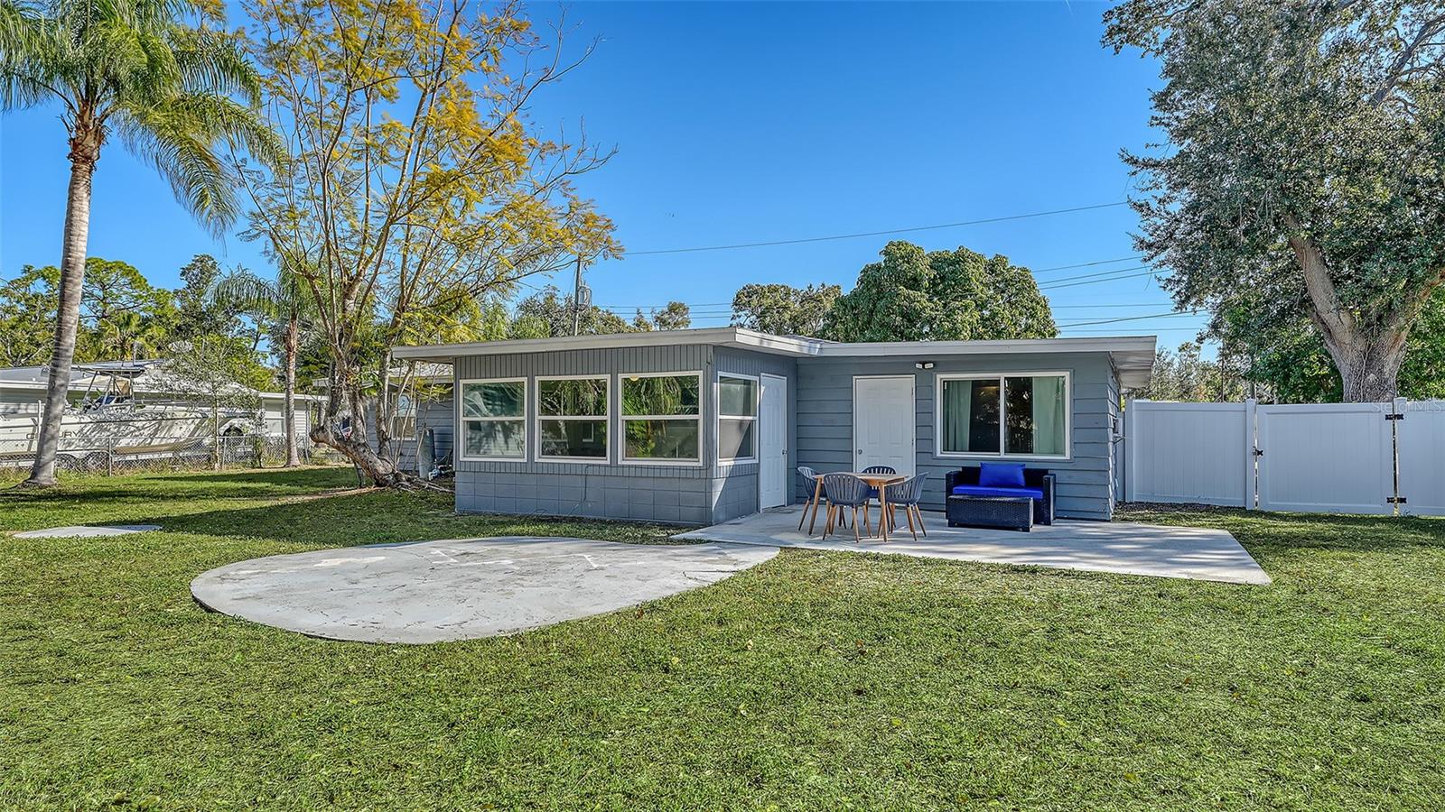 Image 36 of 38 For 209 Briggs Court