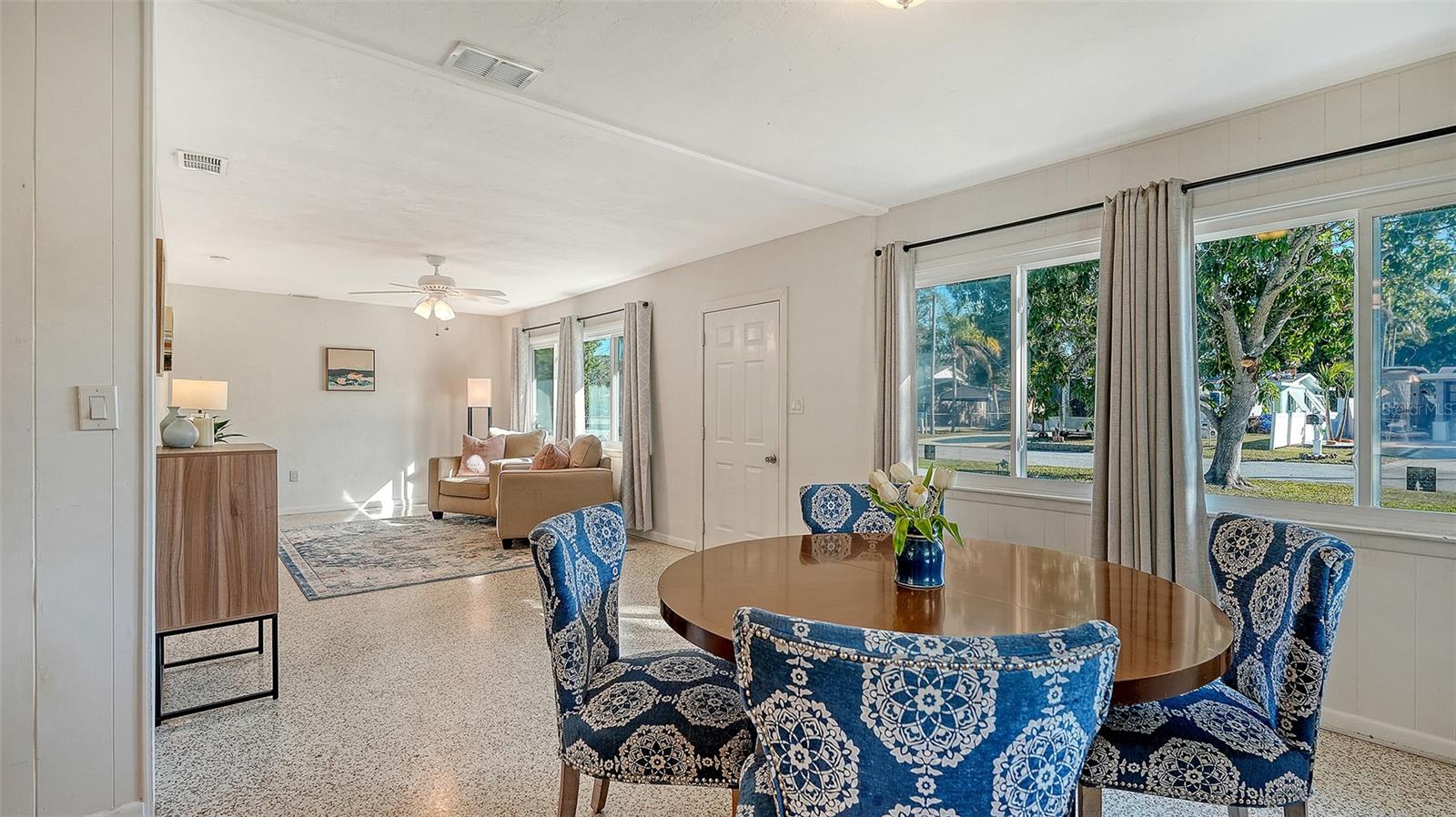 Image 8 of 38 For 209 Briggs Court