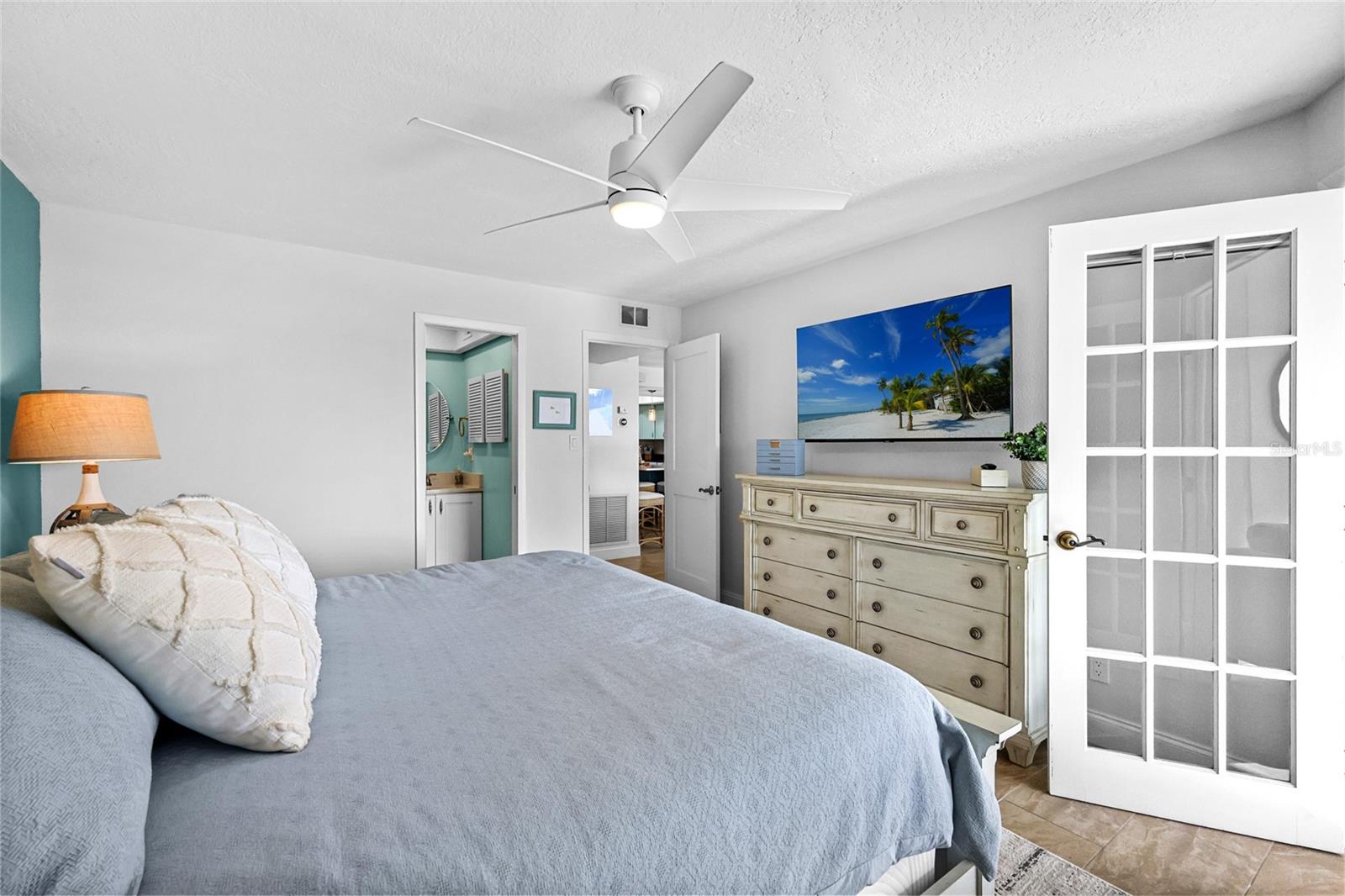 Image 22 of 38 For 6500 Flotilla Drive 196