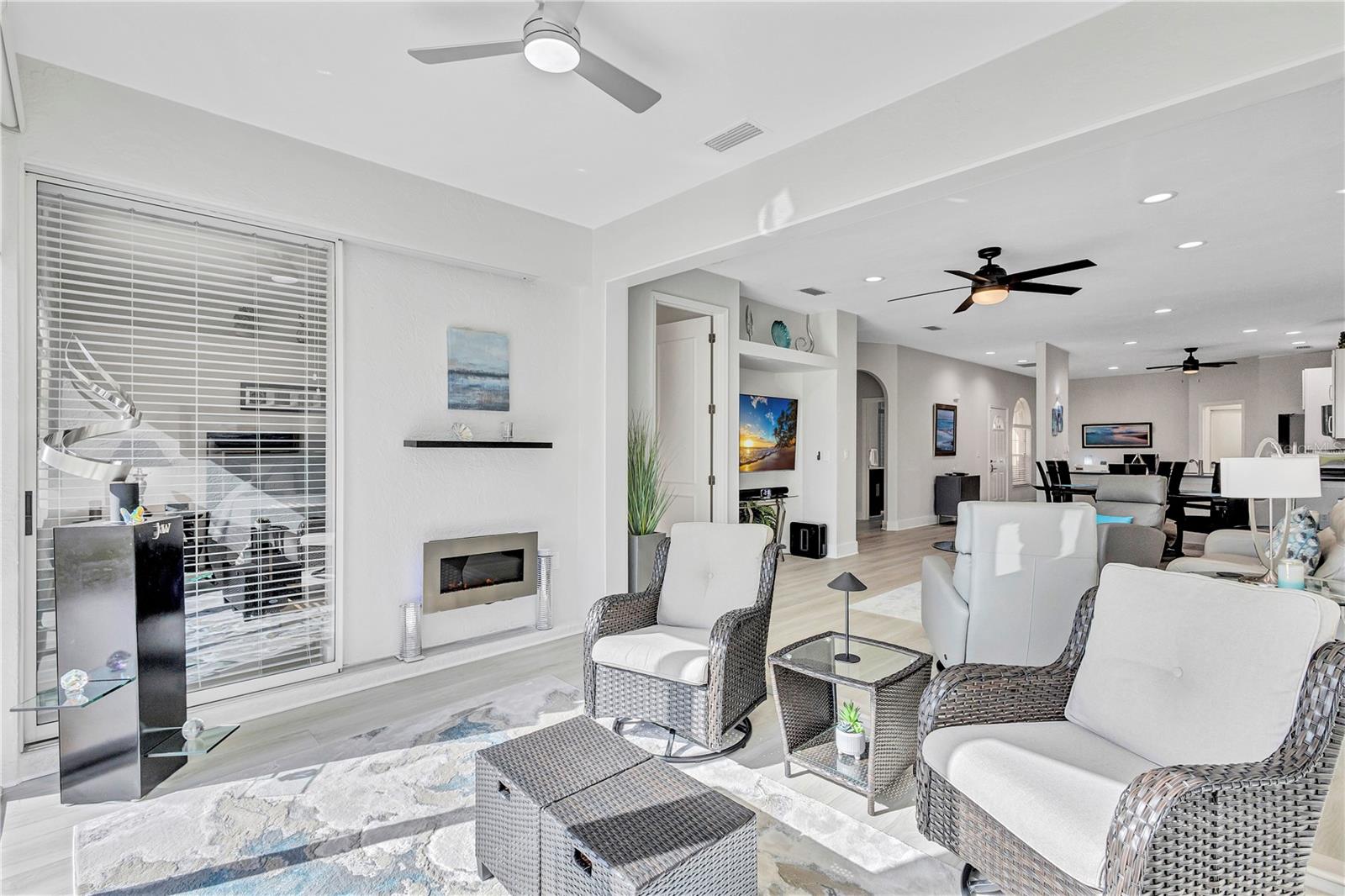 Image 17 of 62 For 6912 Stoneywalk Court