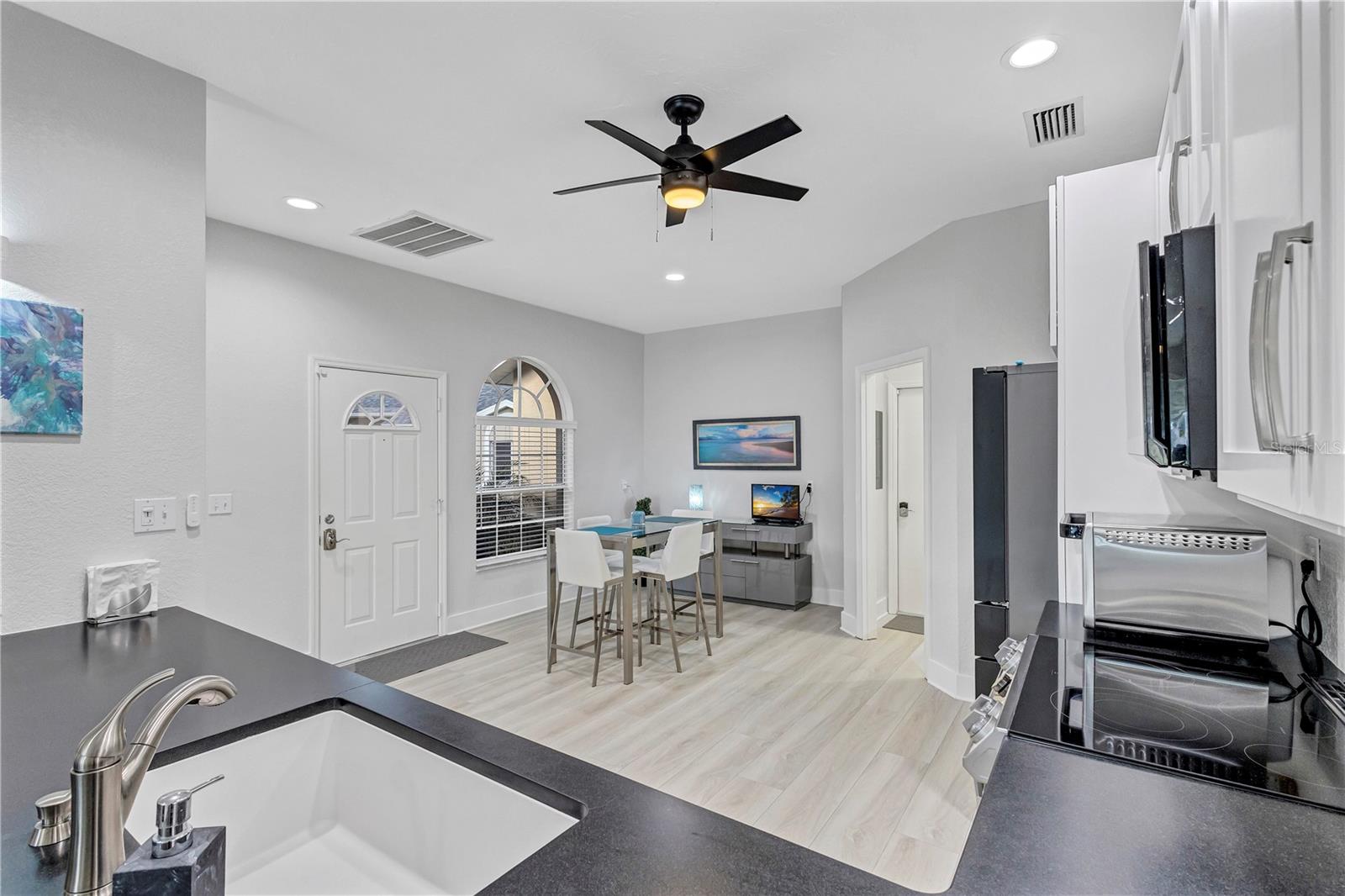 Image 23 of 62 For 6912 Stoneywalk Court