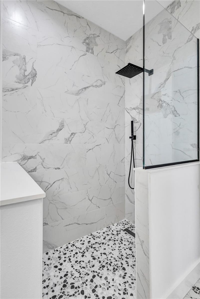 Image 32 of 62 For 6912 Stoneywalk Court