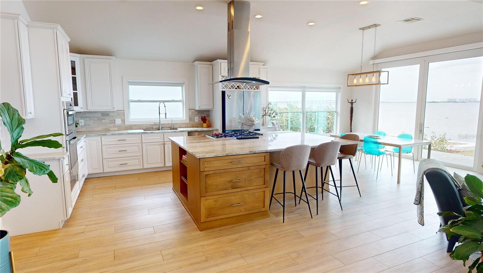 Image 3 of 73 For 311 Bayridge Place