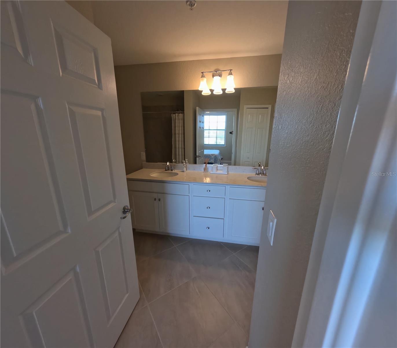 Image 20 of 23 For 17626 Gawthrop Drive 201