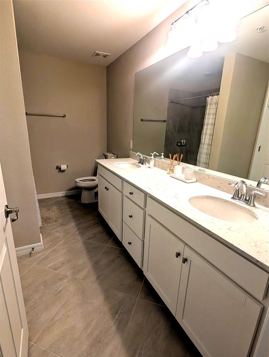 Image 21 of 23 For 17626 Gawthrop Drive 201